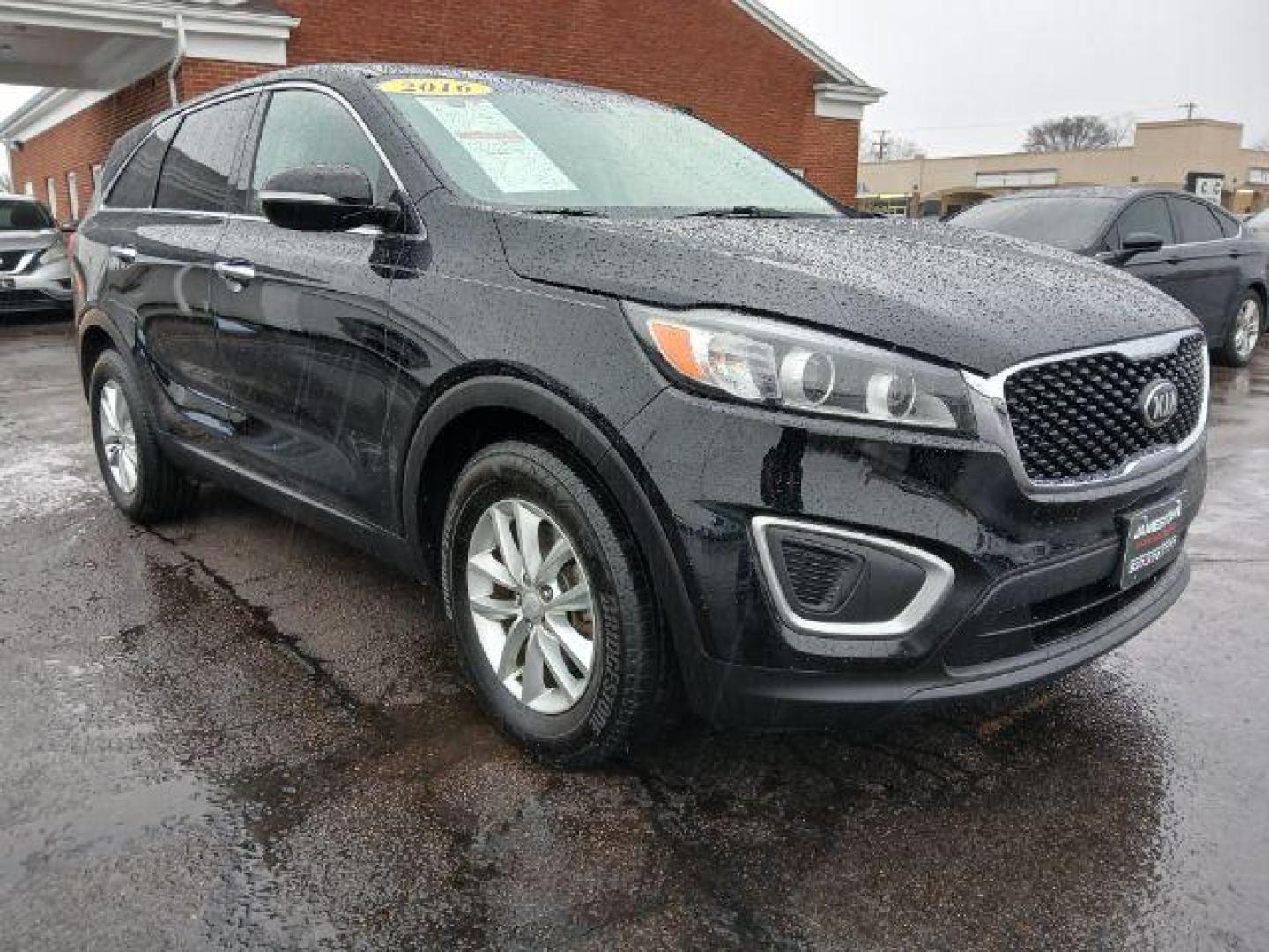 2016 Kia Sorento L 2WD (5XYPG4A30GG) with an 2.4L L4 DOHC 16V engine, 6-Speed Automatic transmission, located at 1865 W 2nd St., Xenia, OH, 45385, (937) 372-7777, 39.681259, -83.961945 - 2016 Kia Sorento L 2WD - Photo#13