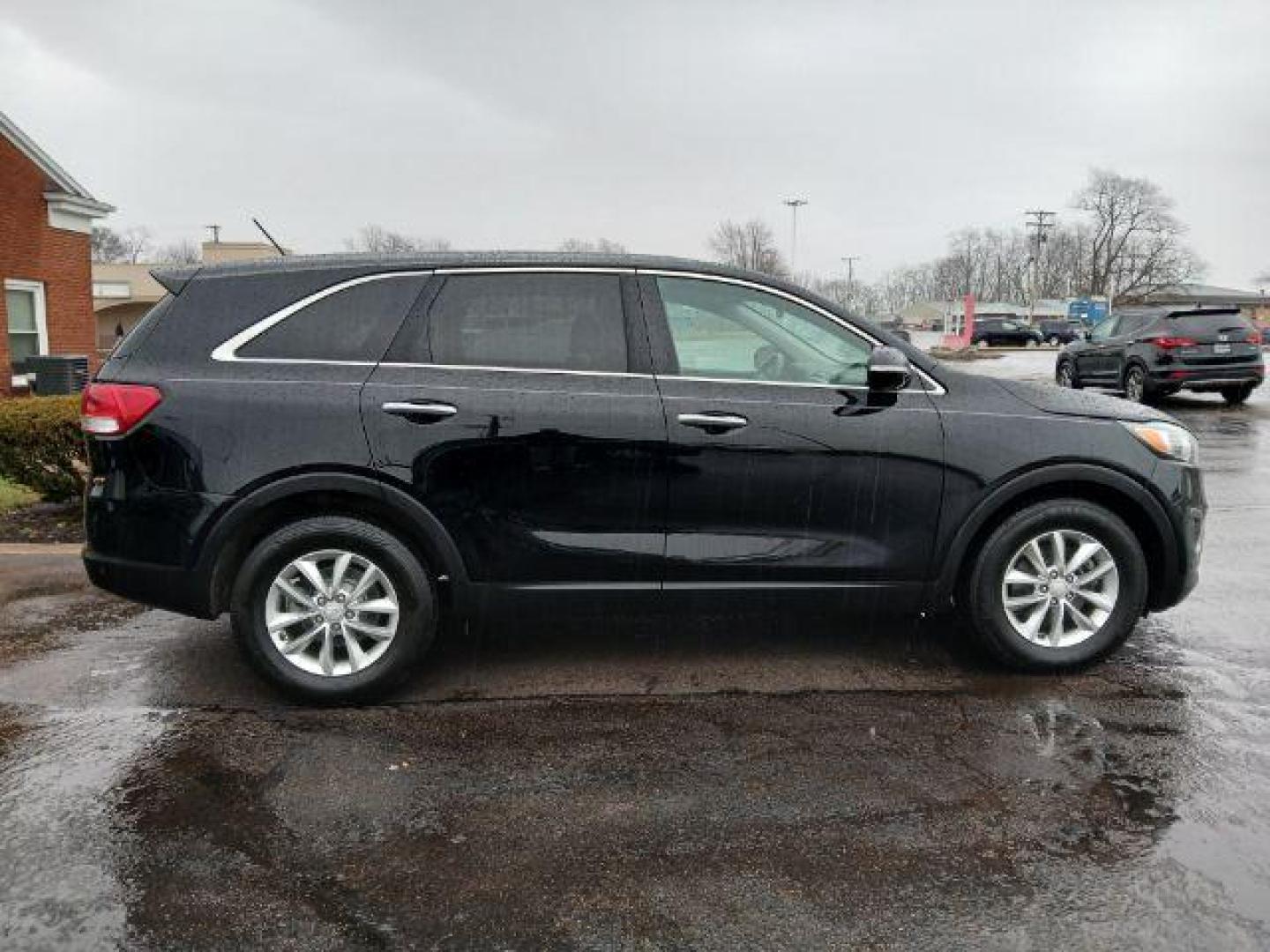 2016 Kia Sorento L 2WD (5XYPG4A30GG) with an 2.4L L4 DOHC 16V engine, 6-Speed Automatic transmission, located at 1865 W 2nd St., Xenia, OH, 45385, (937) 372-7777, 39.681259, -83.961945 - 2016 Kia Sorento L 2WD - Photo#16