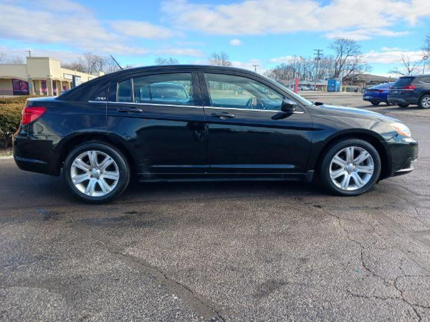 2012 Chrysler 200 Touring (1C3CCBBB4CN) with an 2.4L L4 DOHC 16V engine, 6-Speed Automatic transmission, located at 1865 W 2nd St., Xenia, OH, 45385, (937) 372-7777, 39.681259, -83.961945 - 2012 Chrysler 200 Touring - Photo#4