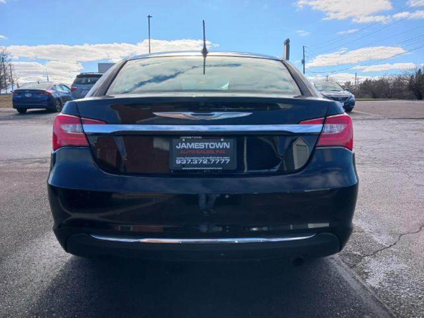 2012 Chrysler 200 Touring (1C3CCBBB4CN) with an 2.4L L4 DOHC 16V engine, 6-Speed Automatic transmission, located at 1865 W 2nd St., Xenia, OH, 45385, (937) 372-7777, 39.681259, -83.961945 - 2012 Chrysler 200 Touring - Photo#5