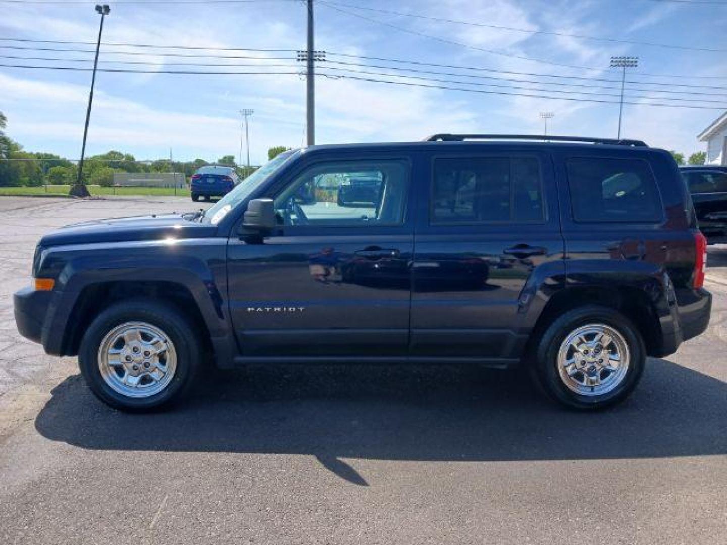 2015 Jeep Patriot Sport 2WD (1C4NJPBAXFD) with an 2.0L L4 DOHC 16V engine, located at 1865 W 2nd St., Xenia, OH, 45385, (937) 372-7777, 39.681259, -83.961945 - 2015 Jeep Patriot Sport 2WD - Photo#2