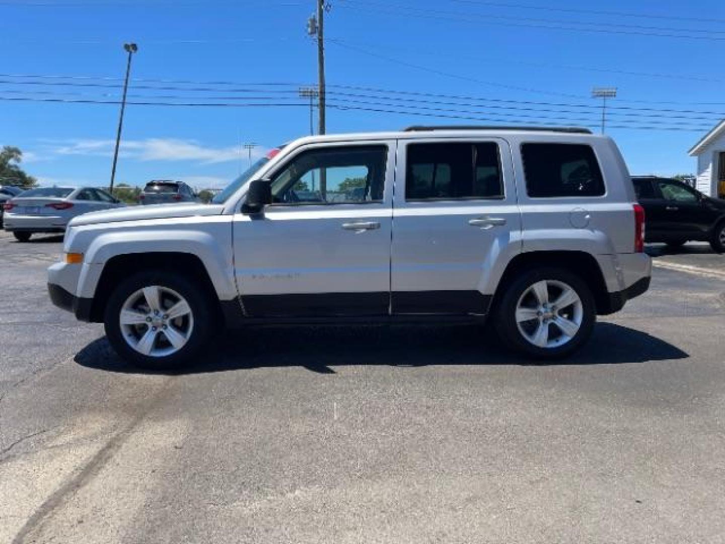 2013 Jeep Patriot Latitude 2WD (1C4NJPFBXDD) with an 2.4L L4 DOHC 16V engine, located at 1865 W 2nd St., Xenia, OH, 45385, (937) 372-7777, 39.681259, -83.961945 - 2013 Jeep Patriot Latitude 2WD - Photo#2