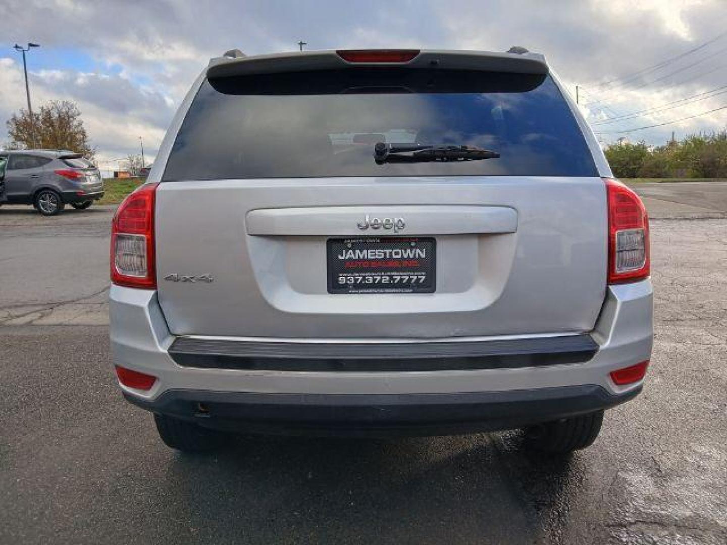 2012 Jeep Compass Sport 4WD (1C4NJDBB6CD) with an 2.4L L4 DOHC 16V engine, located at 1865 W 2nd St., Xenia, OH, 45385, (937) 372-7777, 39.681259, -83.961945 - 2012 Jeep Compass Sport 4WD - Photo#5