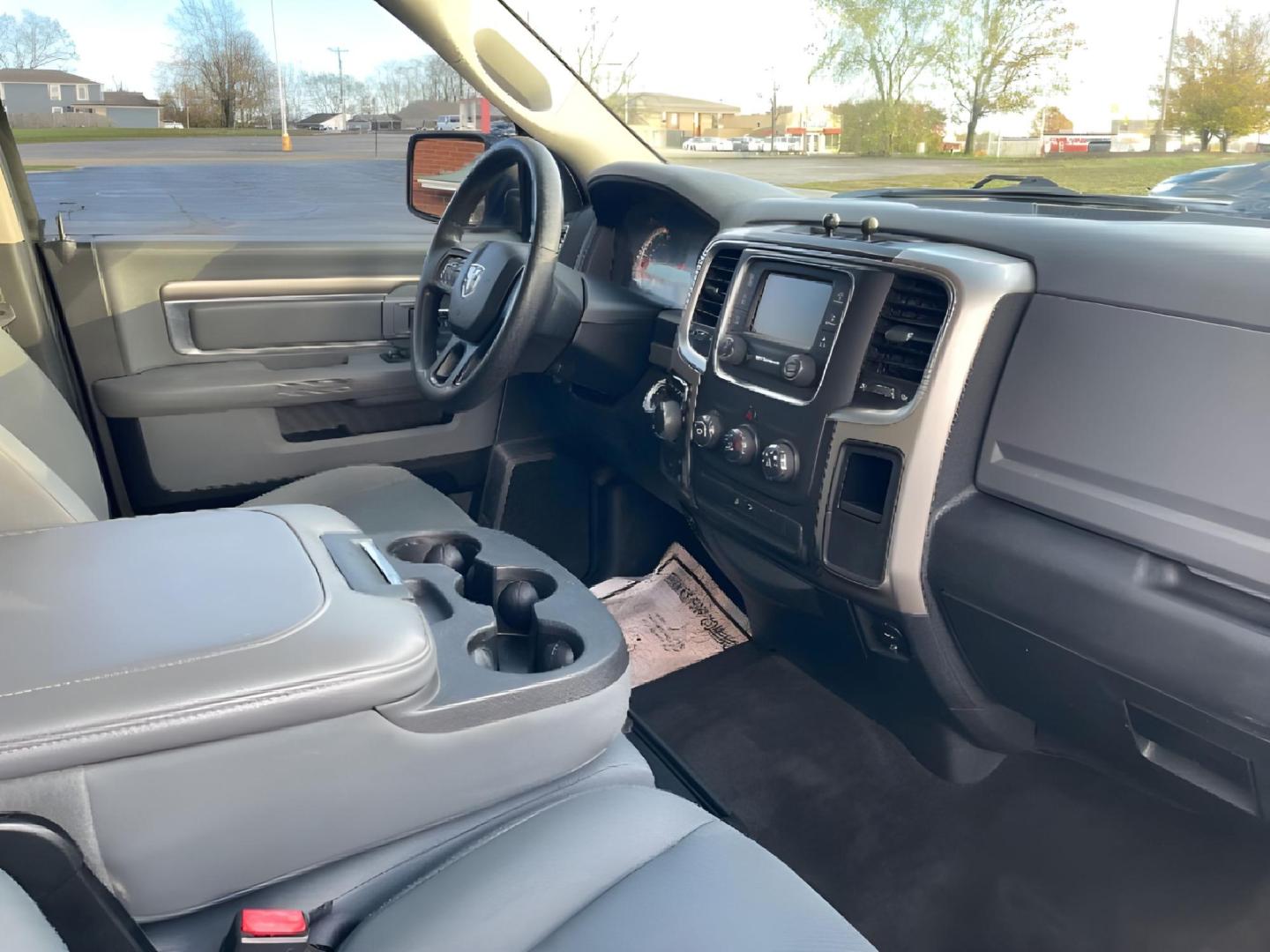 2017 RAM 1500 SLT Crew Cab SWB 4WD (1C6RR7LT7HS) with an 5.7L V8 OHV 16V engine, 8-Speed Automatic transmission, located at 1865 W 2nd St., Xenia, OH, 45385, (937) 372-7777, 39.681259, -83.961945 - 2017 RAM 1500 SLT Crew Cab SWB 4WD - Photo#20