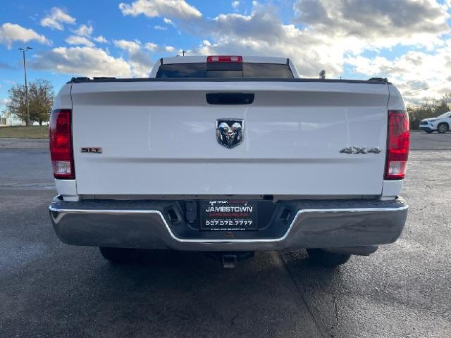 2017 RAM 1500 SLT Crew Cab SWB 4WD (1C6RR7LT7HS) with an 5.7L V8 OHV 16V engine, 8-Speed Automatic transmission, located at 1865 W 2nd St., Xenia, OH, 45385, (937) 372-7777, 39.681259, -83.961945 - 2017 RAM 1500 SLT Crew Cab SWB 4WD - Photo#5