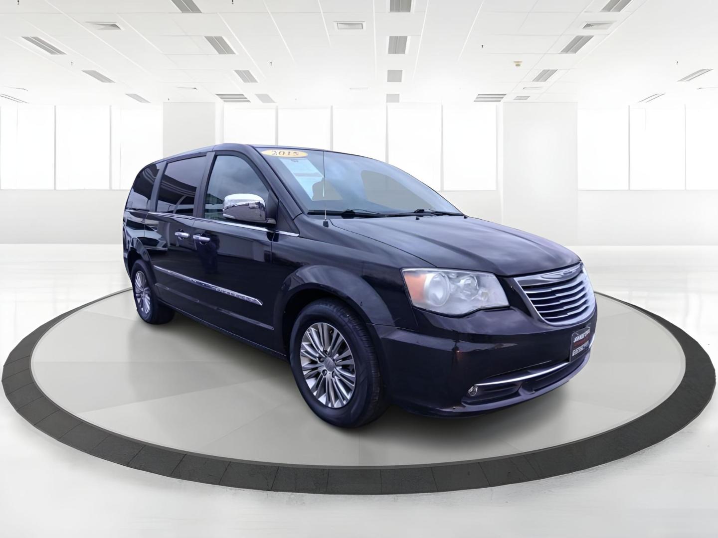 2015 Chrysler Town and Country Touring-L (2C4RC1CG5FR) with an 3.6L V6 DOHC 24V engine, 6-Speed Automatic transmission, located at 1865 W 2nd St., Xenia, OH, 45385, (937) 372-7777, 39.681259, -83.961945 - 2015 Chrysler Town and Country Touring-L - Photo#13