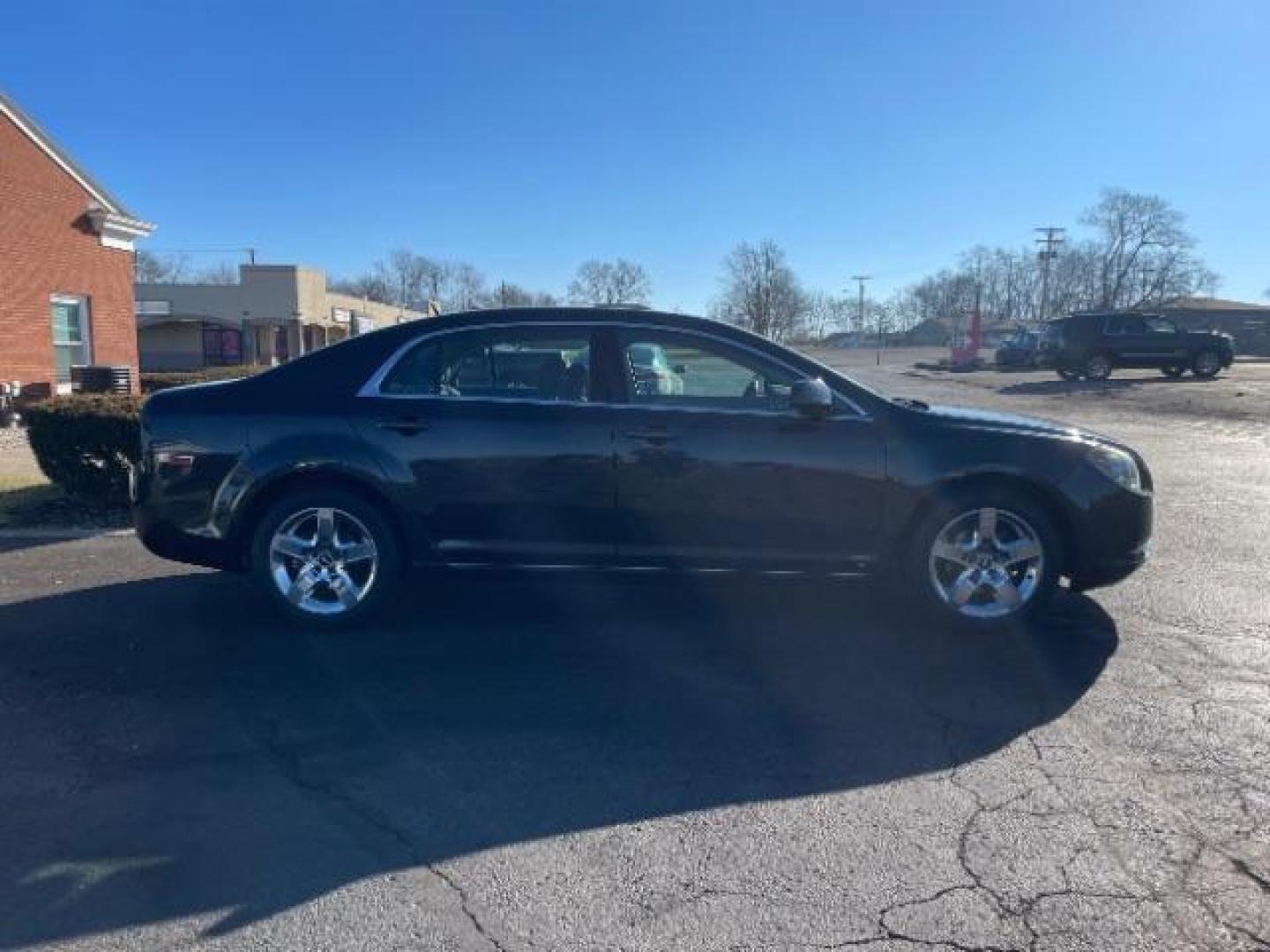 2009 Black Granite Metallic Chevrolet Malibu LT1 (1G1ZH57B29F) with an 2.4L L4 DOHC 16V engine, 6-Speed Automatic transmission, located at 1865 W 2nd St., Xenia, OH, 45385, (937) 372-7777, 39.681259, -83.961945 - Photo#4