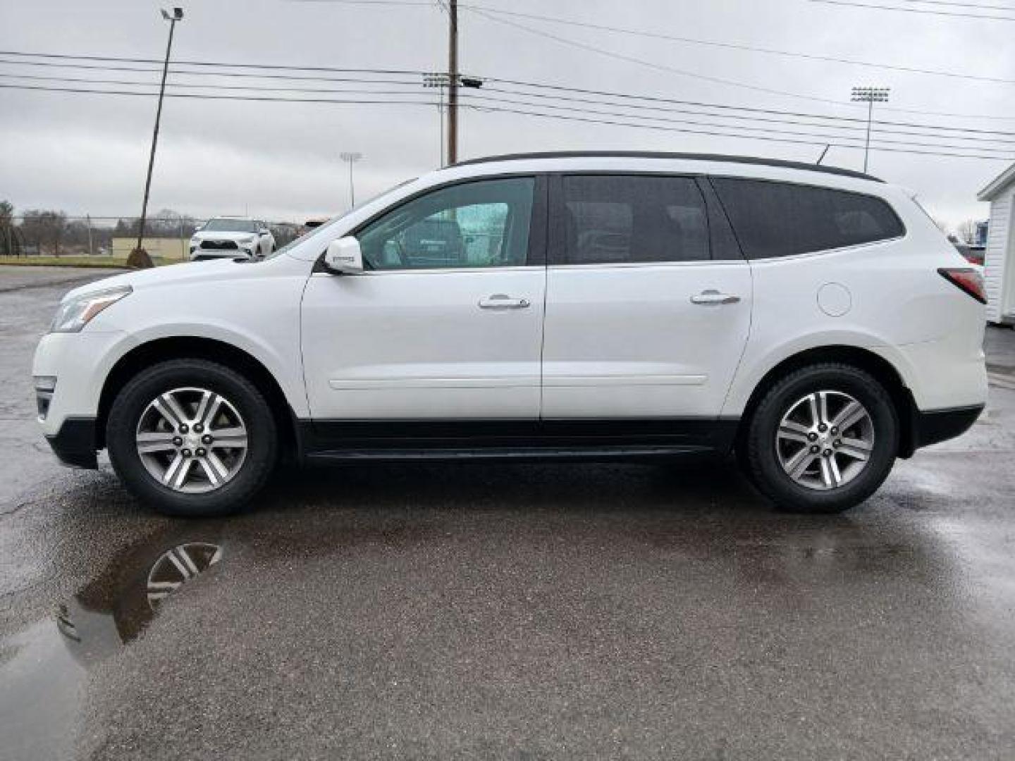 2017 Chevrolet Traverse 2LT AWD (1GNKVHKD2HJ) with an 3.6L V6 DOHC 24V engine, 6-Speed Automatic transmission, located at 1865 W 2nd St., Xenia, OH, 45385, (937) 372-7777, 39.681259, -83.961945 - Third Row - Photo#17