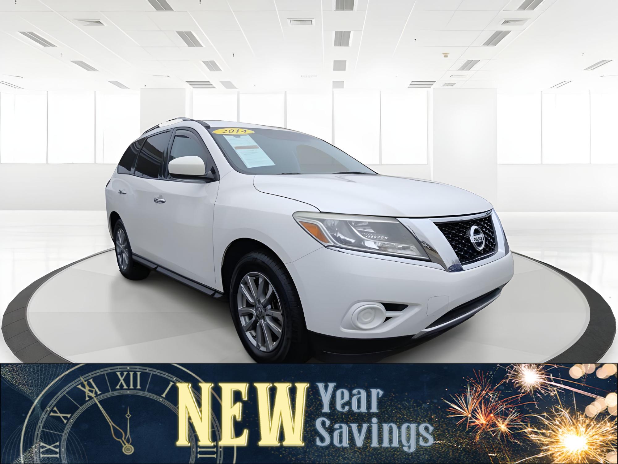 photo of 2014 Nissan Pathfinder SV 4WD