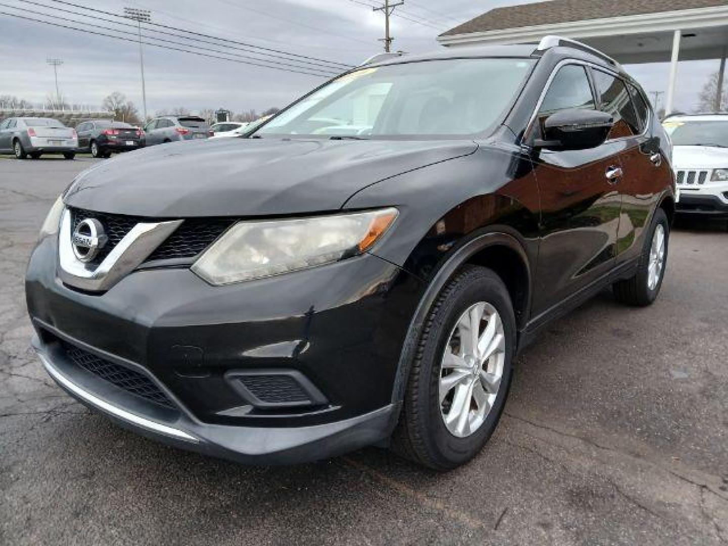 2016 Nissan Rogue SV 2WD (KNMAT2MT6GP) with an 2.5L L4 DOHC 16V engine, Continuously Variable Transmission transmission, located at 1865 W 2nd St., Xenia, OH, 45385, (937) 372-7777, 39.681259, -83.961945 - 2016 Nissan Rogue SV 2WD - Photo#13