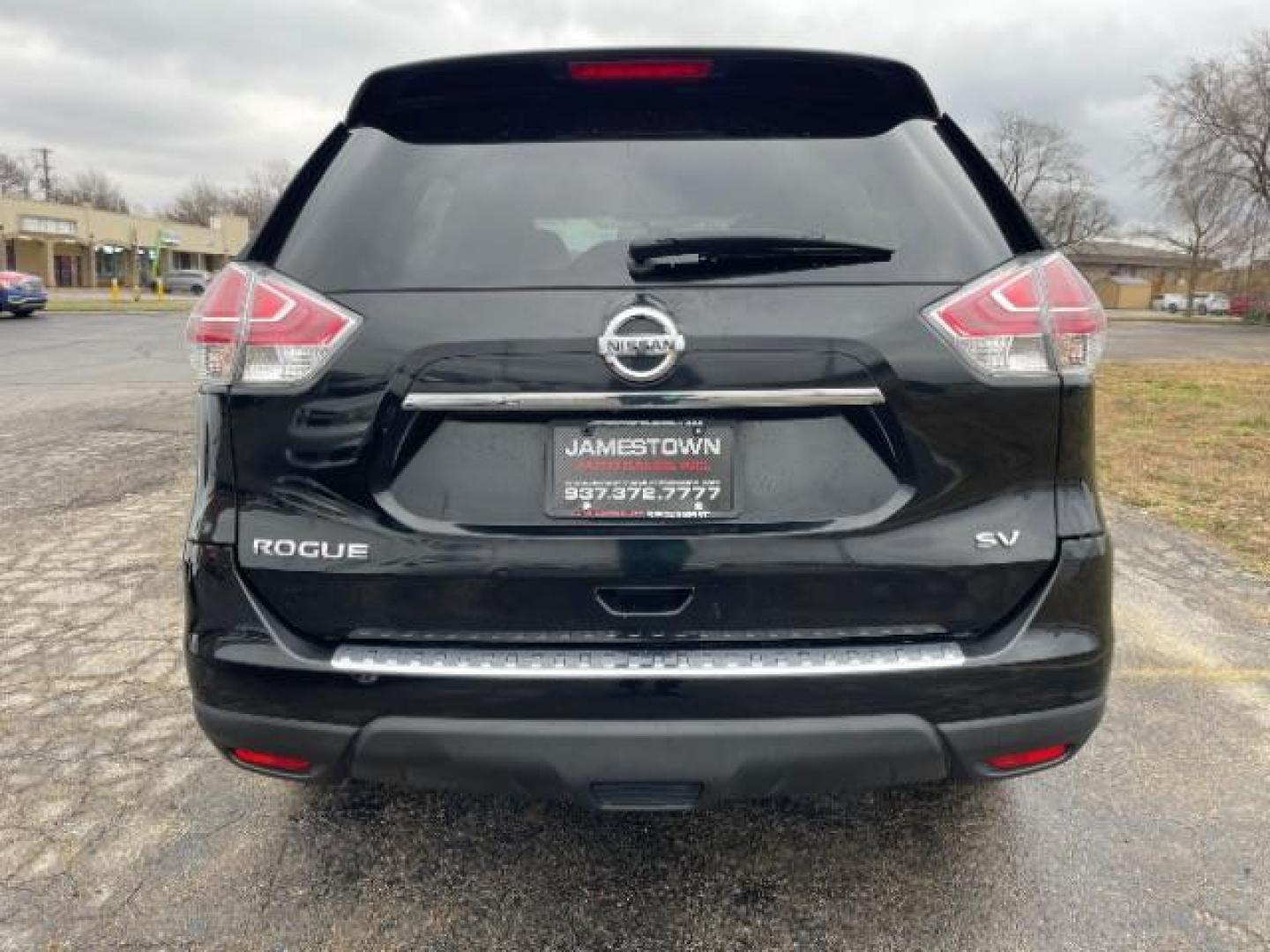 2016 Nissan Rogue SV 2WD (KNMAT2MT6GP) with an 2.5L L4 DOHC 16V engine, Continuously Variable Transmission transmission, located at 1865 W 2nd St., Xenia, OH, 45385, (937) 372-7777, 39.681259, -83.961945 - 2016 Nissan Rogue SV 2WD - Photo#17