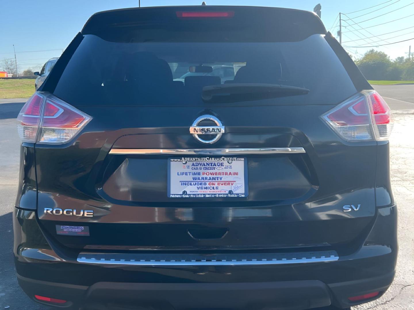 2016 Nissan Rogue SV 2WD (KNMAT2MT6GP) with an 2.5L L4 DOHC 16V engine, Continuously Variable Transmission transmission, located at 1865 W 2nd St., Xenia, OH, 45385, (937) 372-7777, 39.681259, -83.961945 - 2016 Nissan Rogue SV 2WD - Photo#5