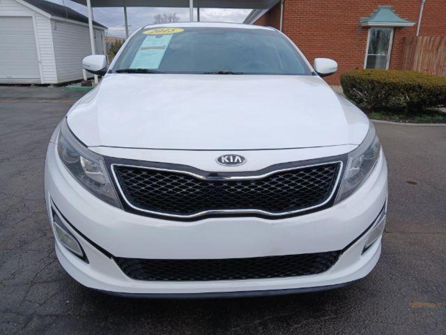 2015 Kia Optima LX (5XXGM4A78FG) with an 2.4L L4 DOHC 16V engine, 6-Speed Automatic transmission, located at 1865 W 2nd St., Xenia, OH, 45385, (937) 372-7777, 39.681259, -83.961945 - 2015 Kia Optima LX - Photo#17