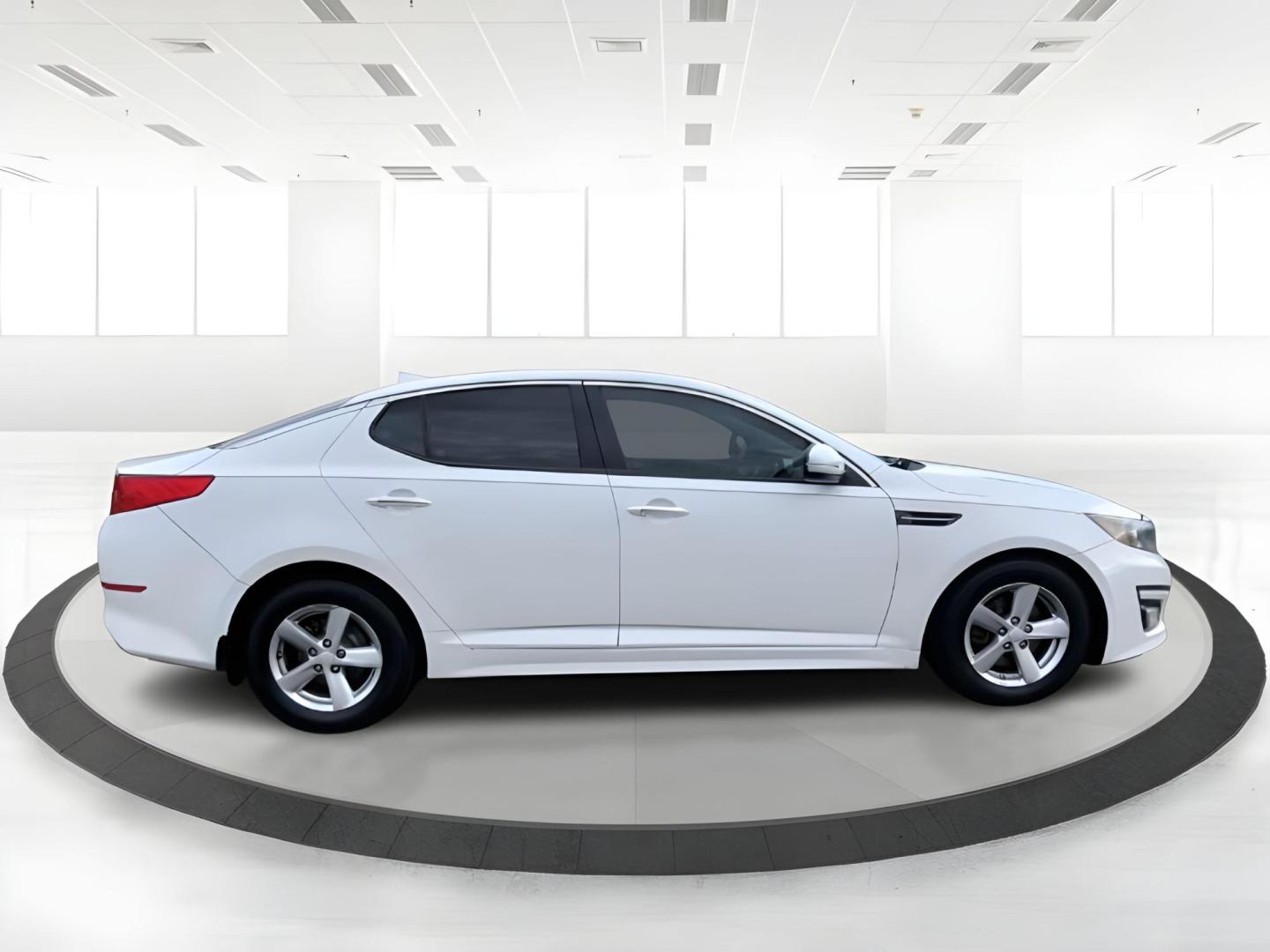 2015 Kia Optima LX (5XXGM4A78FG) with an 2.4L L4 DOHC 16V engine, 6-Speed Automatic transmission, located at 1865 W 2nd St., Xenia, OH, 45385, (937) 372-7777, 39.681259, -83.961945 - 2015 Kia Optima LX - Photo#1