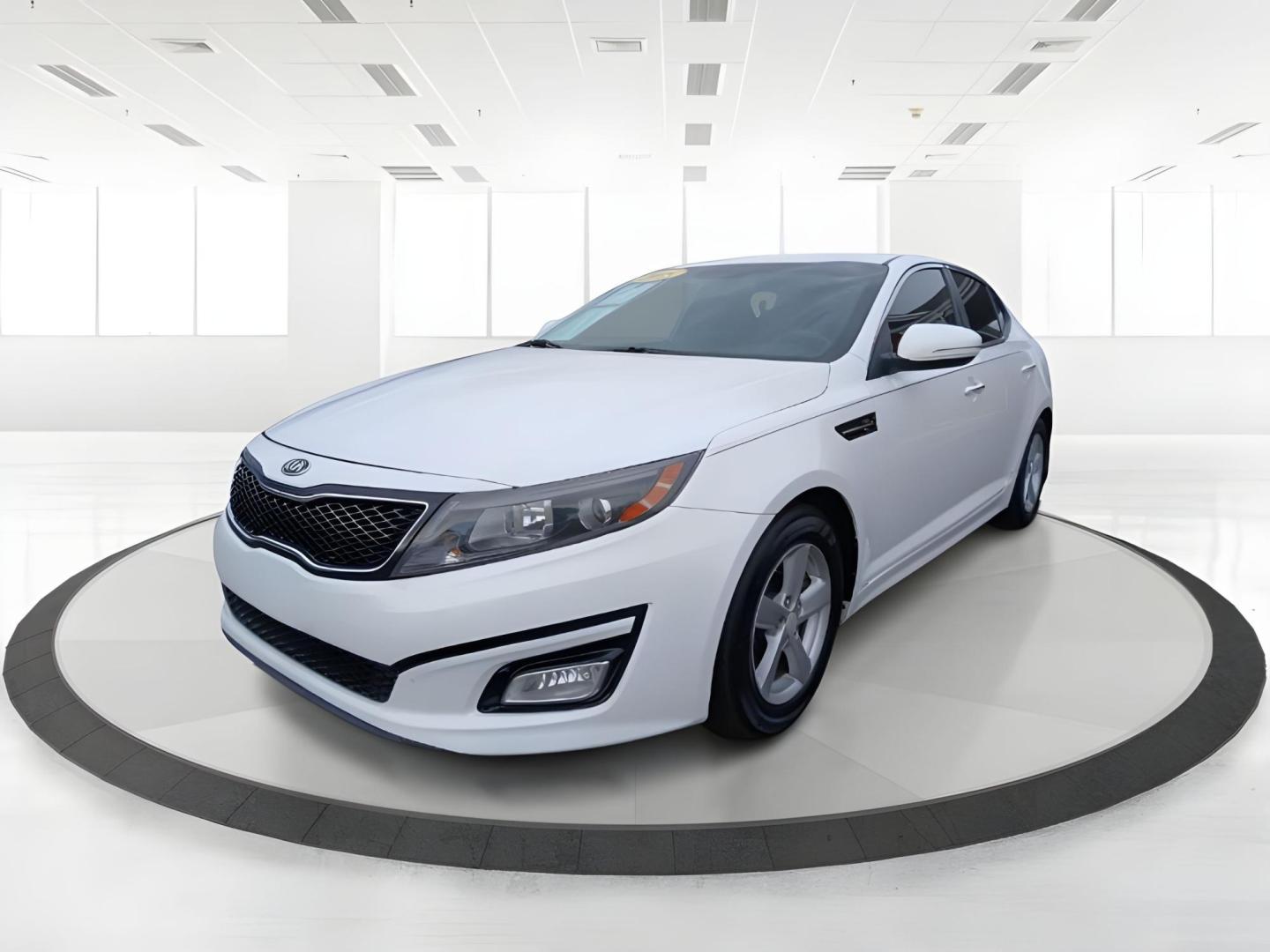 2015 Kia Optima LX (5XXGM4A78FG) with an 2.4L L4 DOHC 16V engine, 6-Speed Automatic transmission, located at 1865 W 2nd St., Xenia, OH, 45385, (937) 372-7777, 39.681259, -83.961945 - 2015 Kia Optima LX - Photo#5