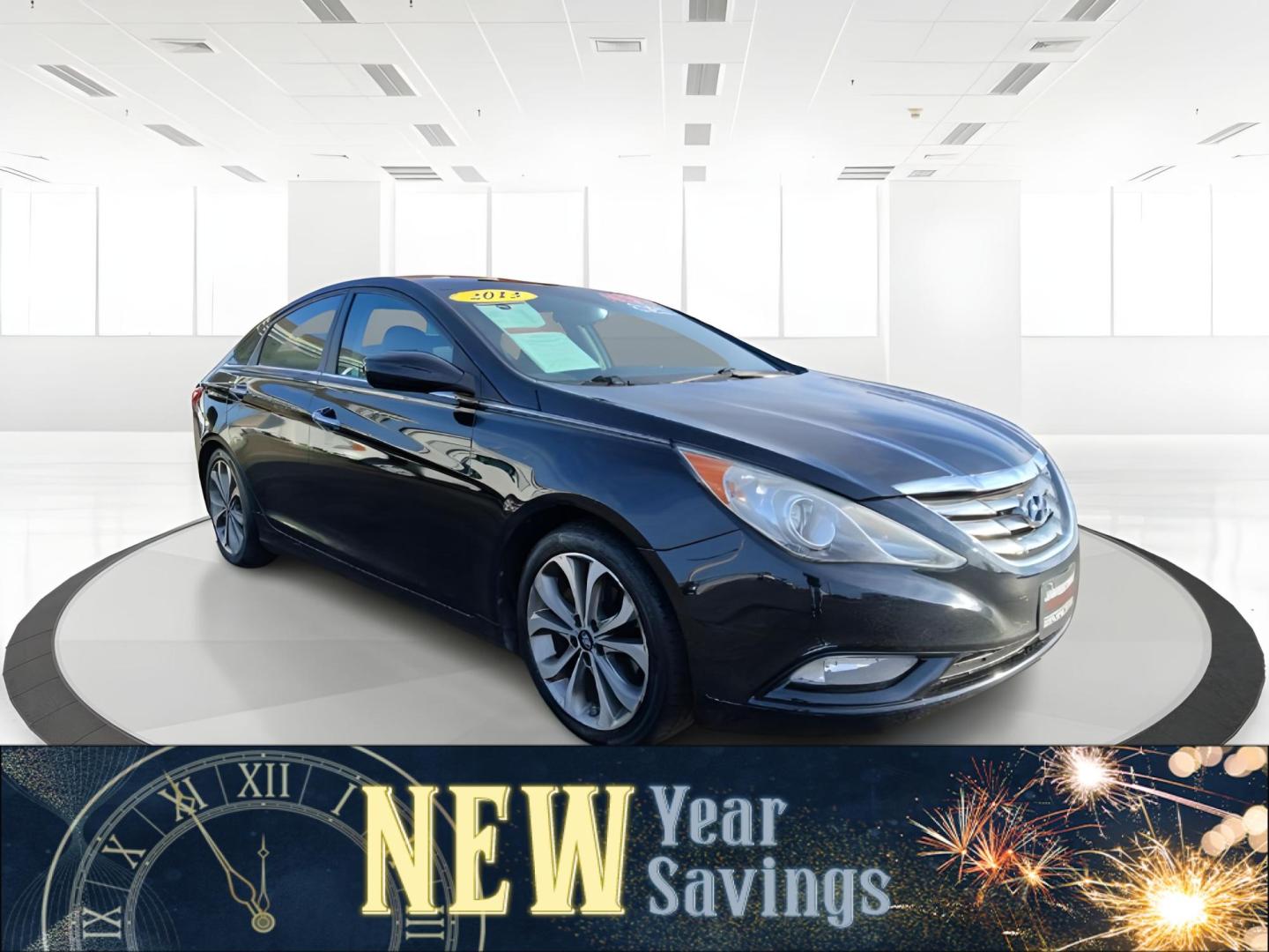 2013 Hyundai Sonata SE Auto (5NPEC4ABXDH) with an 2.0L L4 DOHC 16V engine, 6-Speed Automatic transmission, located at 1865 W 2nd St., Xenia, OH, 45385, (937) 372-7777, 39.681259, -83.961945 - 2013 Hyundai Sonata SE Auto - Photo#0