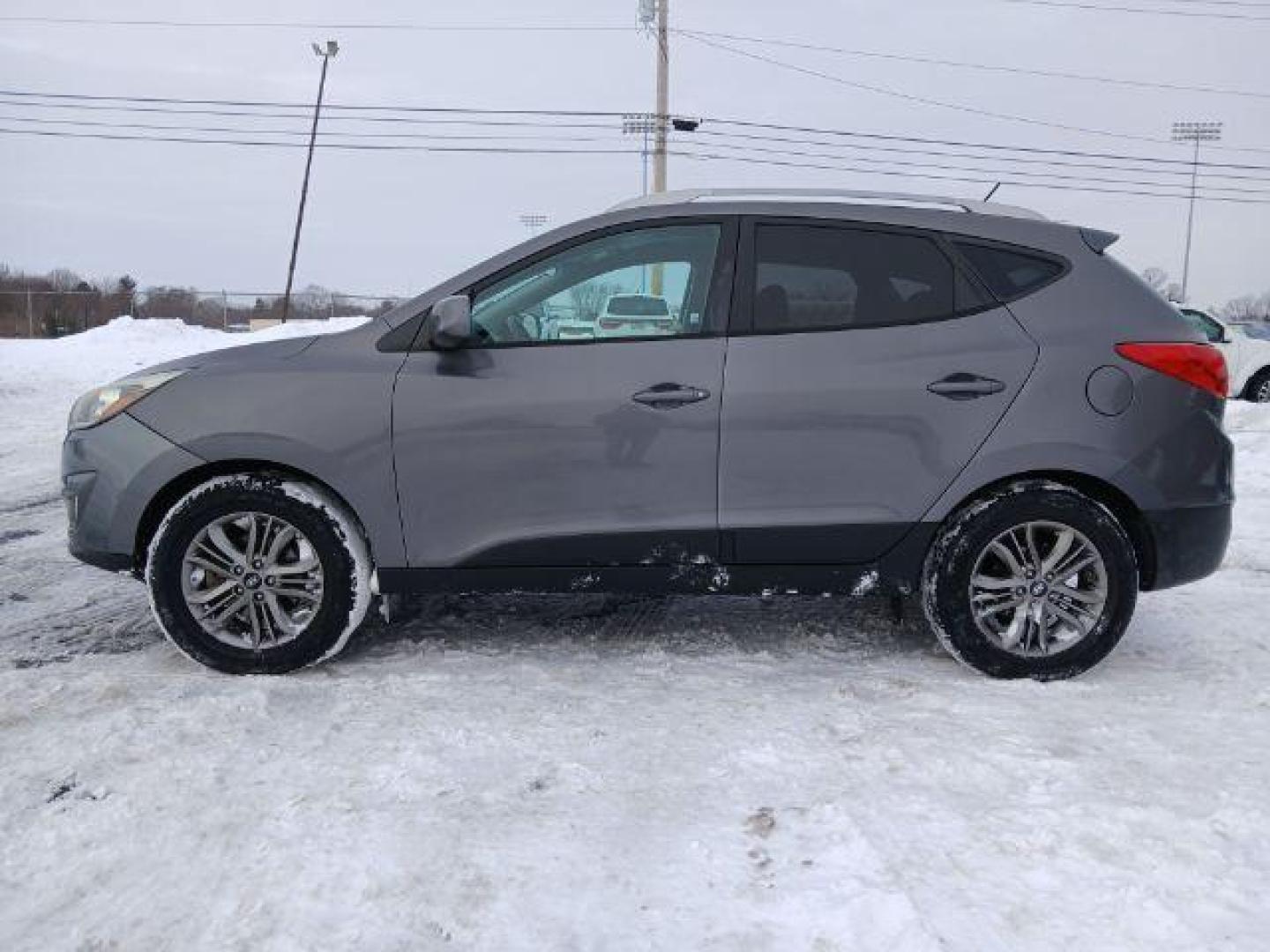 2015 Hyundai Tucson SE FWD (KM8JU3AGXFU) with an 2.4L L4 DOHC 16V engine, 6-Speed Automatic transmission, located at 1865 W 2nd St., Xenia, OH, 45385, (937) 372-7777, 39.681259, -83.961945 - 2015 Hyundai Tucson SE FWD - Photo#15