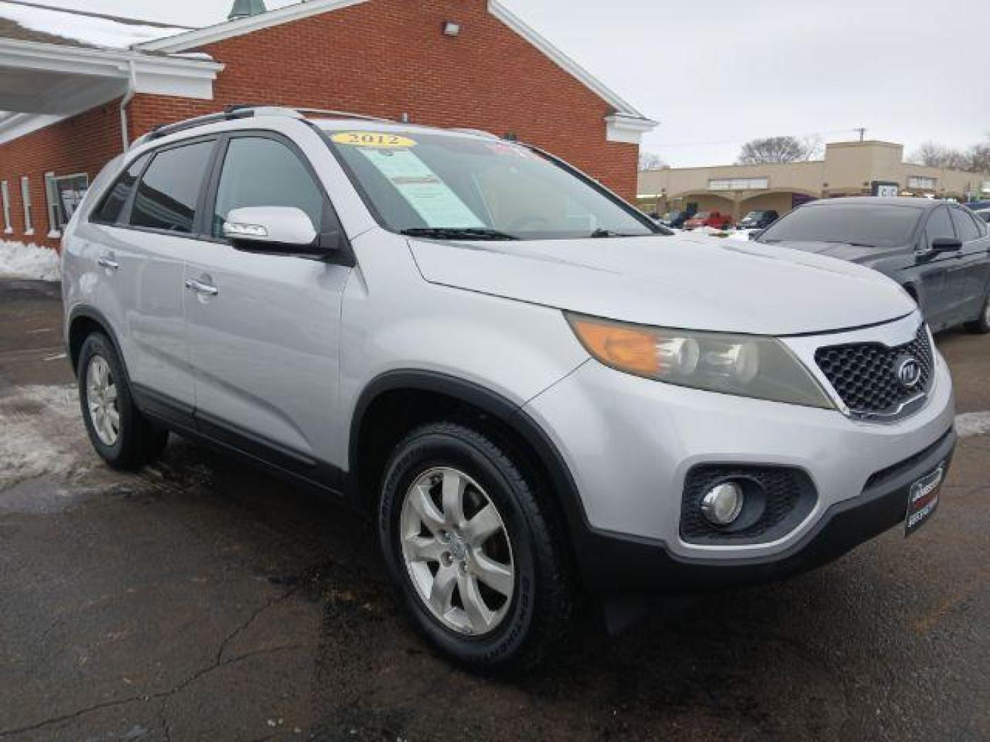 2012 Kia Sorento LX 2WD (5XYKT4A65CG) with an 2.4L L4 DOHC 16V engine, 6-Speed Automatic transmission, located at 1865 W 2nd St., Xenia, OH, 45385, (937) 372-7777, 39.681259, -83.961945 - 2012 Kia Sorento LX 2WD - Photo#1