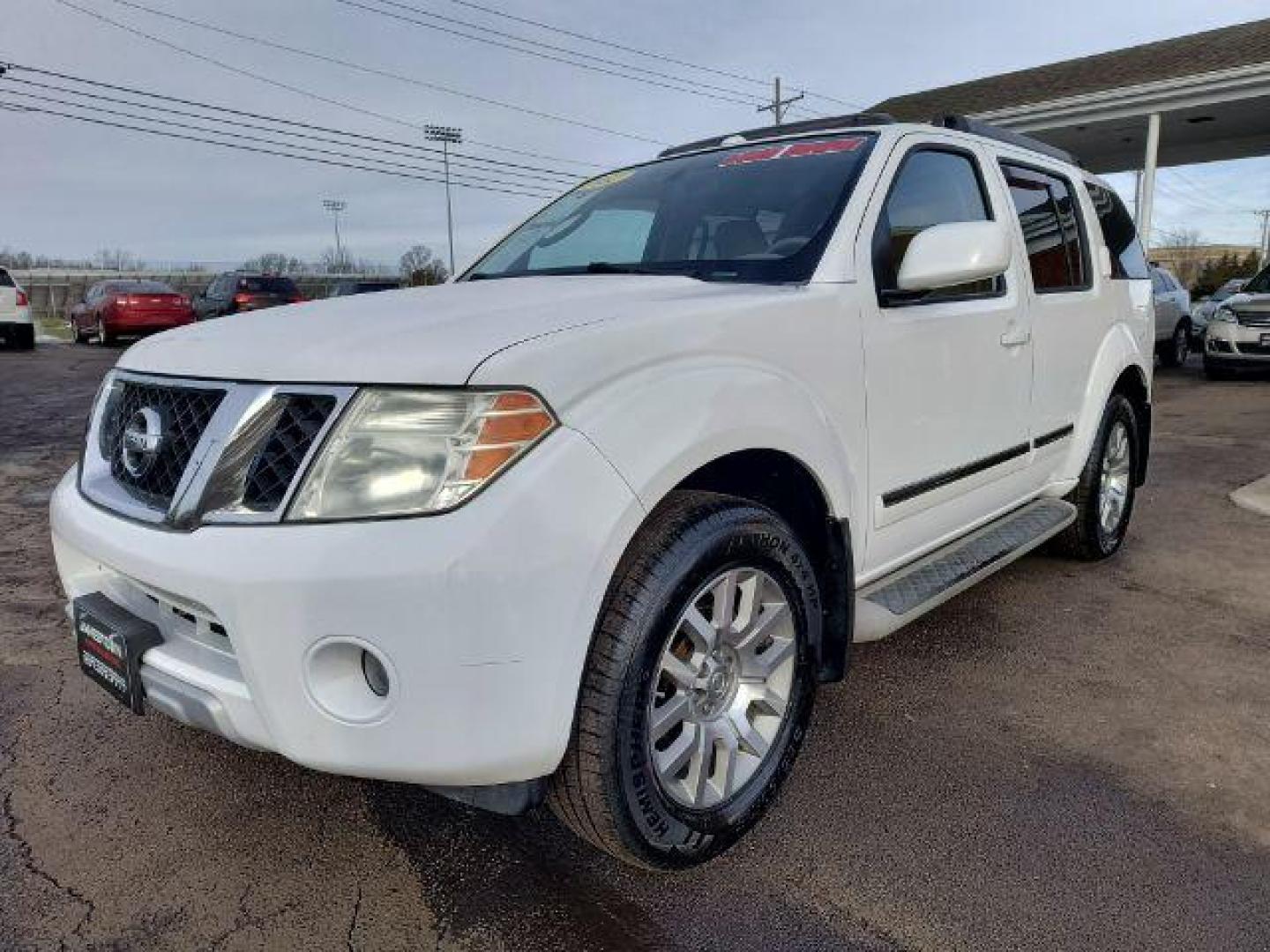 2012 Nissan Pathfinder LE 4WD (5N1AR1NB2CC) with an 4.0L V6 DOHC 24V engine, 5-Speed Automatic transmission, located at 1865 W 2nd St., Xenia, OH, 45385, (937) 372-7777, 39.681259, -83.961945 - 2012 Nissan Pathfinder LE 4WD - Photo#1