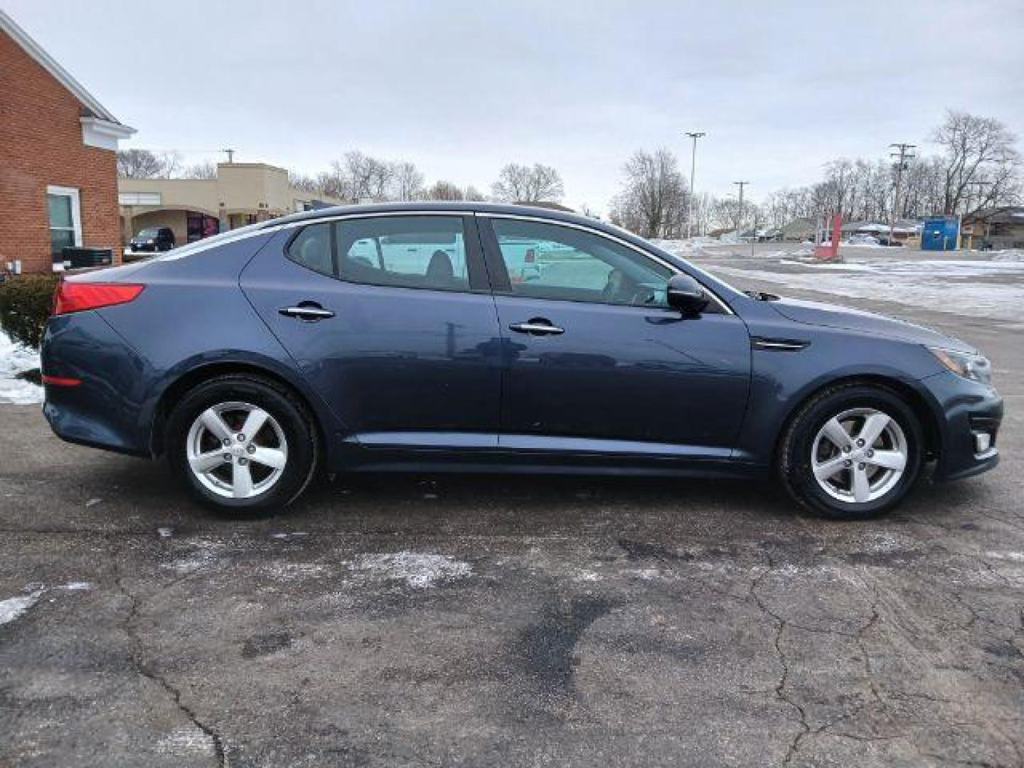 2015 Kia Optima LX (5XXGM4A71FG) with an 2.4L L4 DOHC 16V engine, 6-Speed Automatic transmission, located at 1865 W 2nd St., Xenia, OH, 45385, (937) 372-7777, 39.681259, -83.961945 - 2015 Kia Optima LX - Photo#3