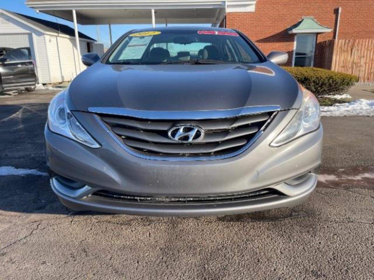 2012 Hyundai Sonata GLS Auto (5NPEB4AC7CH) with an 2.4L L4 DOHC 16V engine, 6-Speed Automatic transmission, located at 1865 W 2nd St., Xenia, OH, 45385, (937) 372-7777, 39.681259, -83.961945 - 2012 Hyundai Sonata GLS Auto - Photo#4