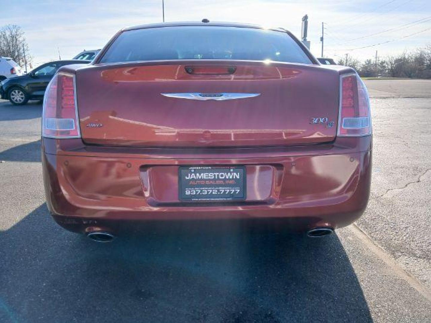 2014 Chrysler 300 S V6 AWD (2C3CCAGG0EH) with an 3.6L V6 DOHC 24V engine, 8-Speed Automatic transmission, located at 1865 W 2nd St., Xenia, OH, 45385, (937) 372-7777, 39.681259, -83.961945 - 2014 Chrysler 300 S V6 AWD - Photo#18