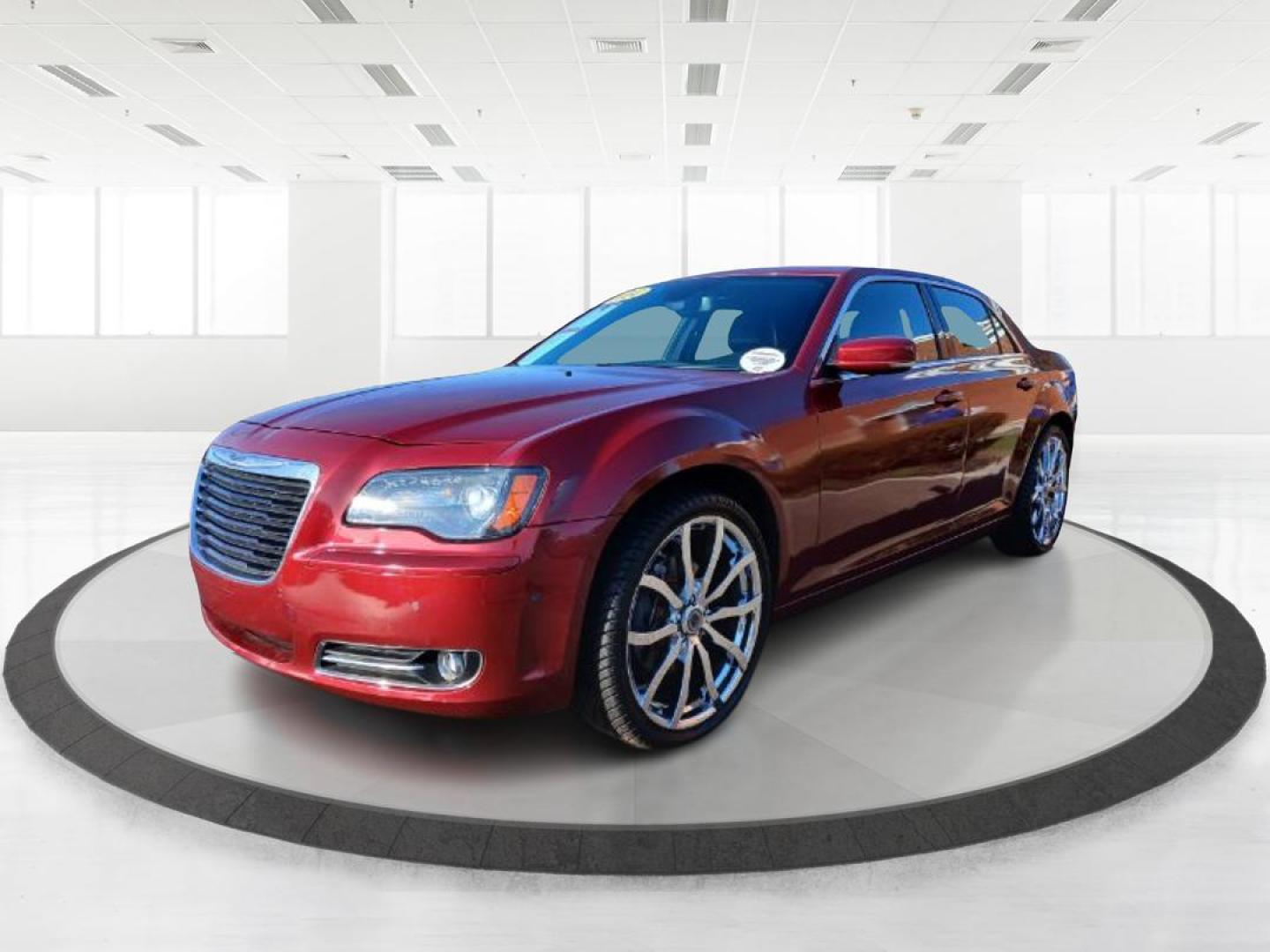 2014 Chrysler 300 S V6 AWD (2C3CCAGG0EH) with an 3.6L V6 DOHC 24V engine, 8-Speed Automatic transmission, located at 1865 W 2nd St., Xenia, OH, 45385, (937) 372-7777, 39.681259, -83.961945 - 2014 Chrysler 300 S V6 AWD - Photo#5