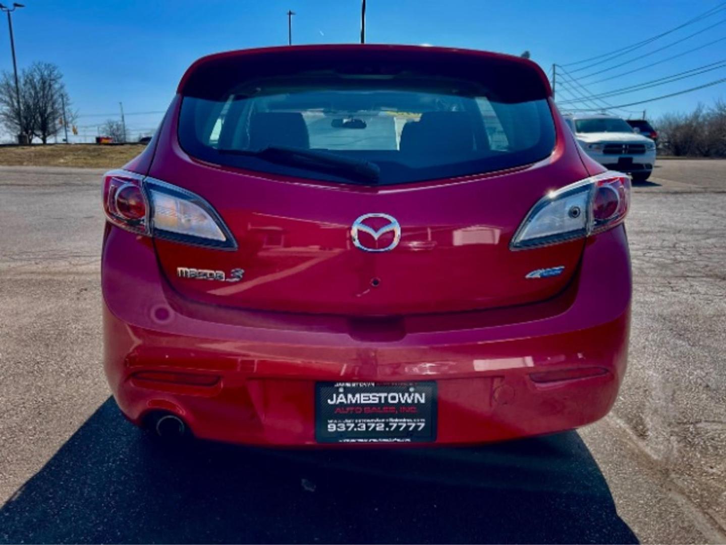 2013 Mazda MAZDA3 i Touring AT 5-Door (JM1BL1L78D1) with an 2.0L L4 DOHC 16V engine, 5-Speed Automatic transmission, located at 1865 W 2nd St., Xenia, OH, 45385, (937) 372-7777, 39.681259, -83.961945 - 2013 Mazda MAZDA3 i Touring AT 5-Door - Photo#18