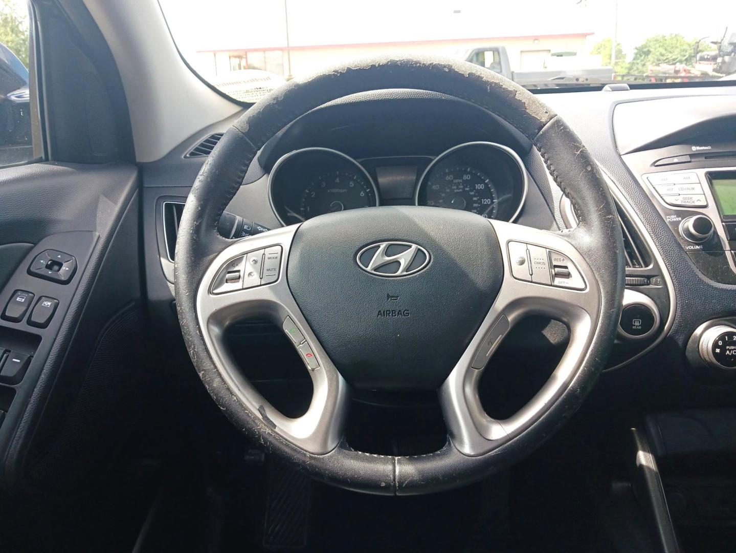 2011 Hyundai Tucson GLS 2WD (KM8JU3AC8BU) with an 2.4L L4 DOHC 16V engine, 6-Speed Automatic transmission, located at 1865 W 2nd St., Xenia, OH, 45385, (937) 372-7777, 39.681259, -83.961945 - 2011 Hyundai Tucson GLS 2WD - Photo#15