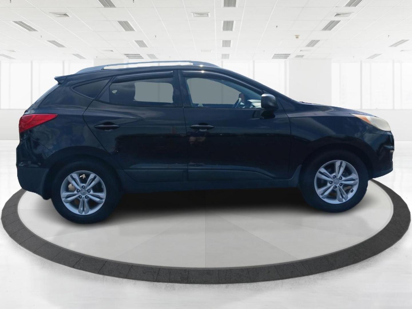 2011 Hyundai Tucson GLS 2WD (KM8JU3AC8BU) with an 2.4L L4 DOHC 16V engine, 6-Speed Automatic transmission, located at 1865 W 2nd St., Xenia, OH, 45385, (937) 372-7777, 39.681259, -83.961945 - 2011 Hyundai Tucson GLS 2WD - Photo#1