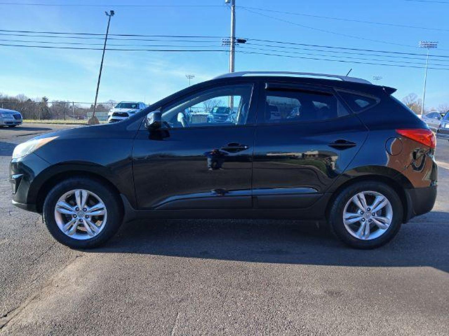 2011 Hyundai Tucson GLS 2WD (KM8JU3AC8BU) with an 2.4L L4 DOHC 16V engine, 6-Speed Automatic transmission, located at 1865 W 2nd St., Xenia, OH, 45385, (937) 372-7777, 39.681259, -83.961945 - 2011 Hyundai Tucson GLS 2WD - Photo#21