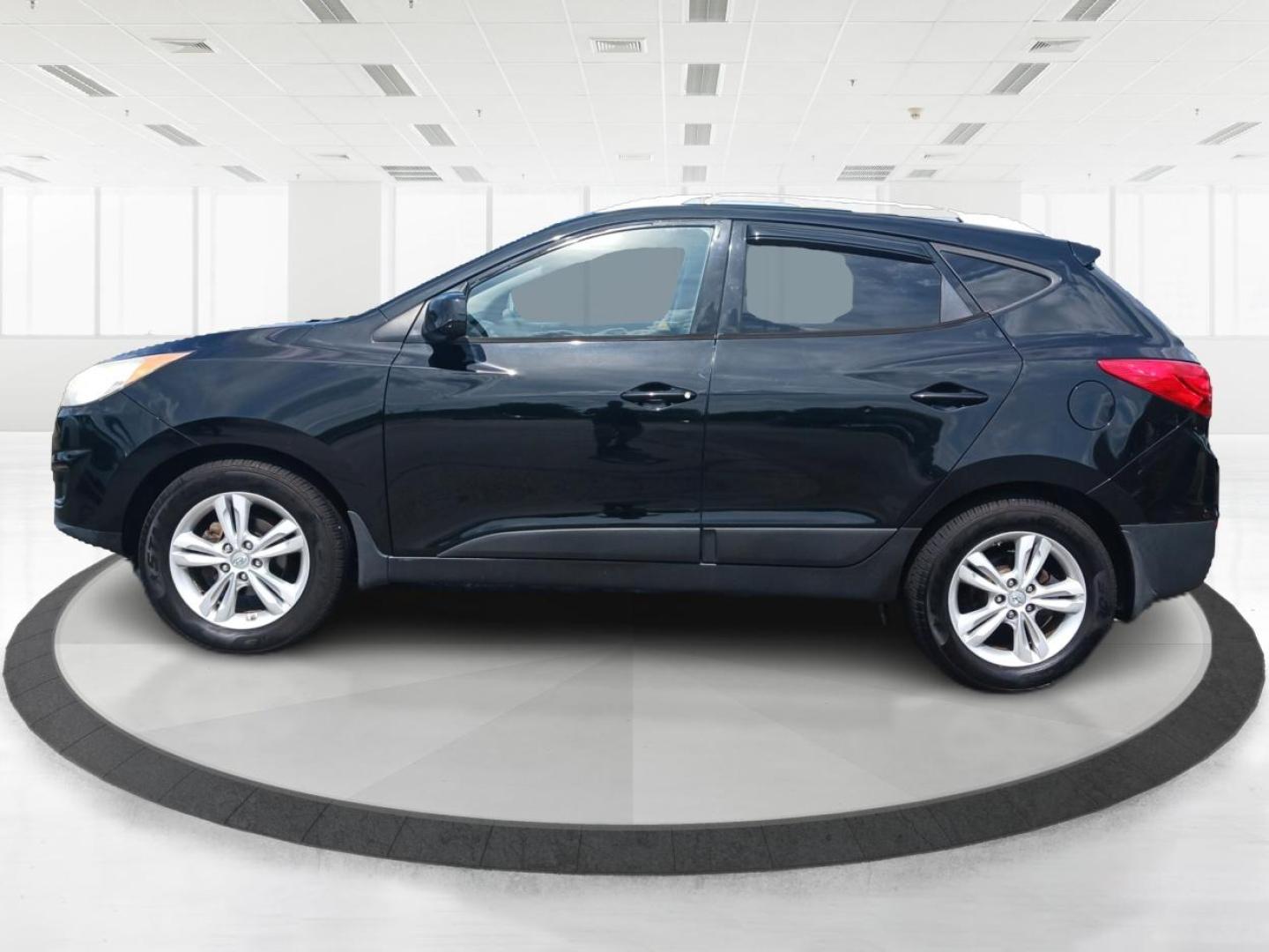 2011 Hyundai Tucson GLS 2WD (KM8JU3AC8BU) with an 2.4L L4 DOHC 16V engine, 6-Speed Automatic transmission, located at 1865 W 2nd St., Xenia, OH, 45385, (937) 372-7777, 39.681259, -83.961945 - 2011 Hyundai Tucson GLS 2WD - Photo#5