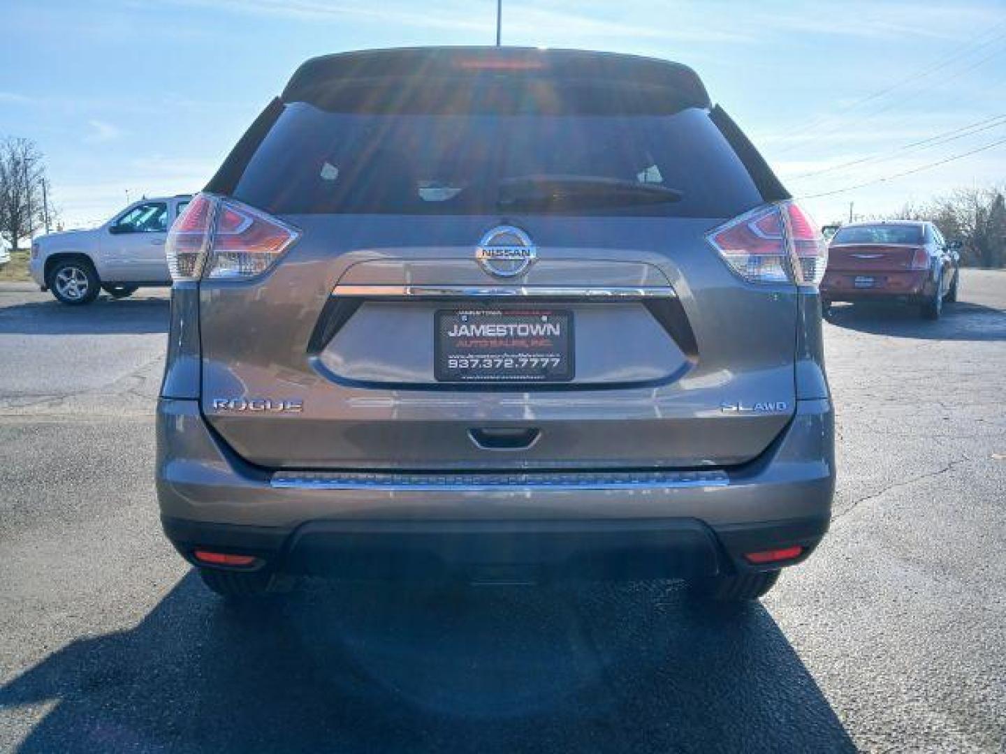 2015 Nissan Rogue SL AWD (5N1AT2MV3FC) with an 2.5L L4 DOHC 16V engine, Continuously Variable Transmission transmission, located at 1865 W 2nd St., Xenia, OH, 45385, (937) 372-7777, 39.681259, -83.961945 - 2015 Nissan Rogue SL AWD - Photo#18