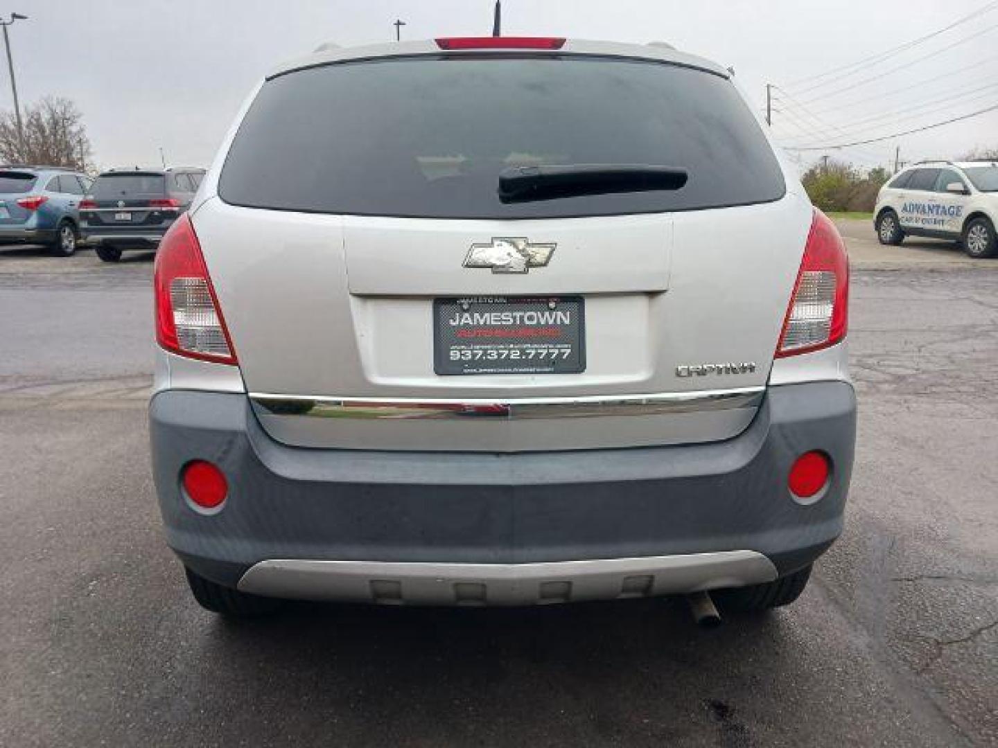 2014 Silver Chevrolet Captiva Sport 2LS FWD (3GNAL2EKXES) with an 2.4L L4 DOHC 16V FFV engine, 6-Speed Automatic transmission, located at 1865 W 2nd St., Xenia, OH, 45385, (937) 372-7777, 39.681259, -83.961945 - Photo#5