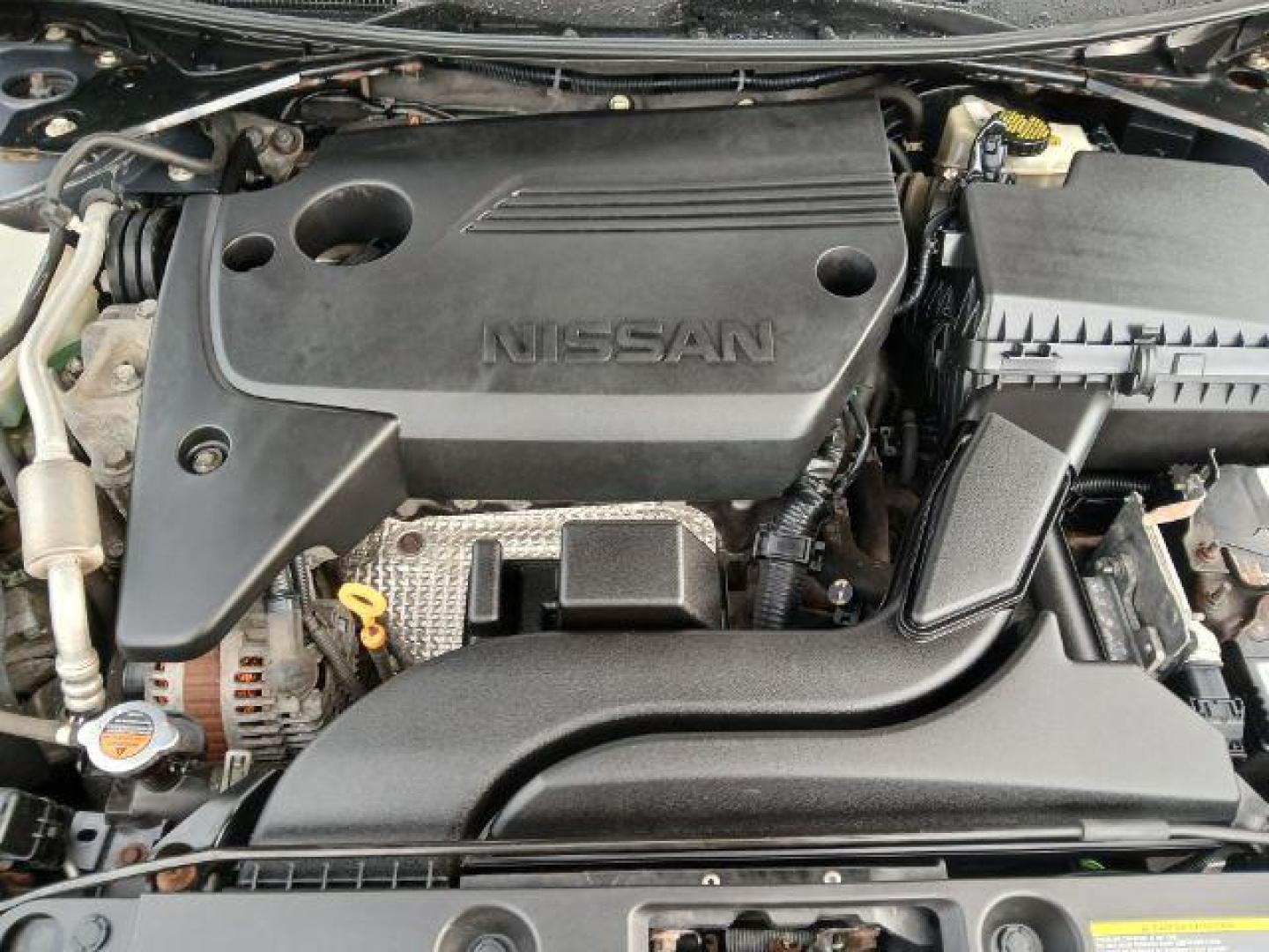 2016 Nissan Altima 2.5 SL (1N4AL3AP9GC) with an 2.5L L4 DOHC 16V engine, Continuously Variable Transmission transmission, located at 1865 W 2nd St., Xenia, OH, 45385, (937) 372-7777, 39.681259, -83.961945 - 2016 Nissan Altima 2.5 SL - Photo#11