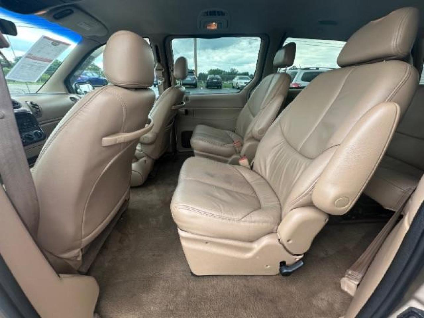 2000 Champagne Pearl Clear Coat Chrysler Town and Country LXi AWD (1C4GT54L0YB) with an 3.8L V6 OHV 12V engine, 4-Speed Automatic transmission, located at 1865 W 2nd St., Xenia, OH, 45385, (937) 372-7777, 39.681259, -83.961945 - Photo#7