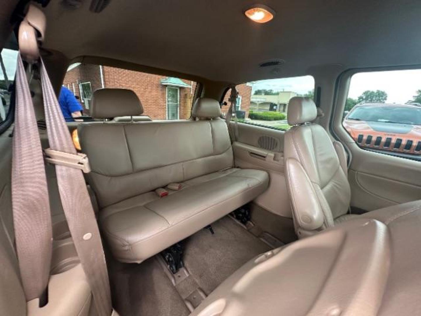 2000 Champagne Pearl Clear Coat Chrysler Town and Country LXi AWD (1C4GT54L0YB) with an 3.8L V6 OHV 12V engine, 4-Speed Automatic transmission, located at 1865 W 2nd St., Xenia, OH, 45385, (937) 372-7777, 39.681259, -83.961945 - Photo#8