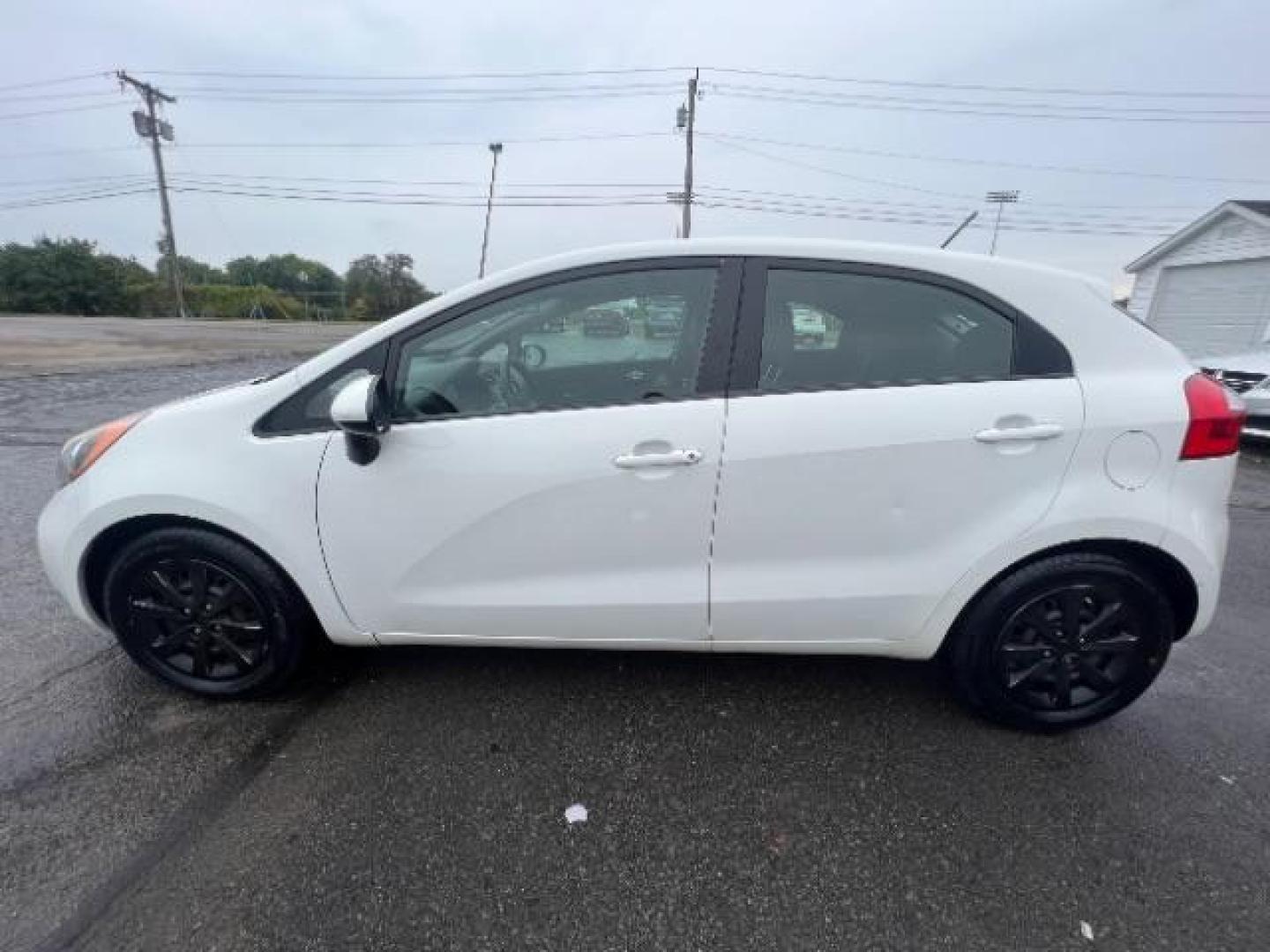 2013 Clear White Kia Rio5 LX (KNADM5A36D6) with an 1.6L L4 DOHC 16V engine, located at 1865 W 2nd St., Xenia, OH, 45385, (937) 372-7777, 39.681259, -83.961945 - Photo#3