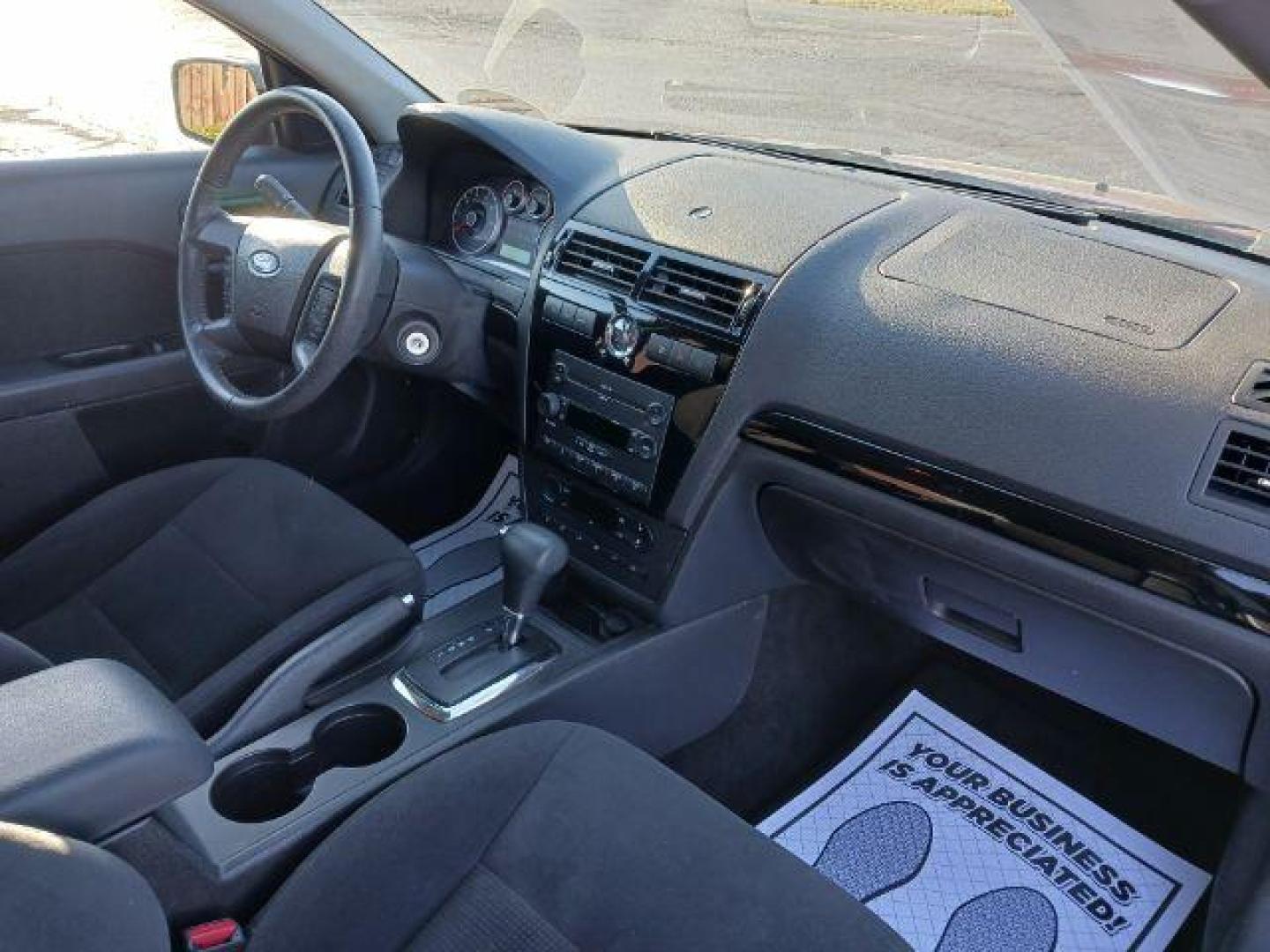 2006 Merlot Metallic Ford Fusion V6 SEL (3FAFP08196R) with an 3.0L V6 DOHC 24V engine, 6-Speed Automatic transmission, located at 1865 W 2nd St., Xenia, OH, 45385, (937) 372-7777, 39.681259, -83.961945 - Photo#8