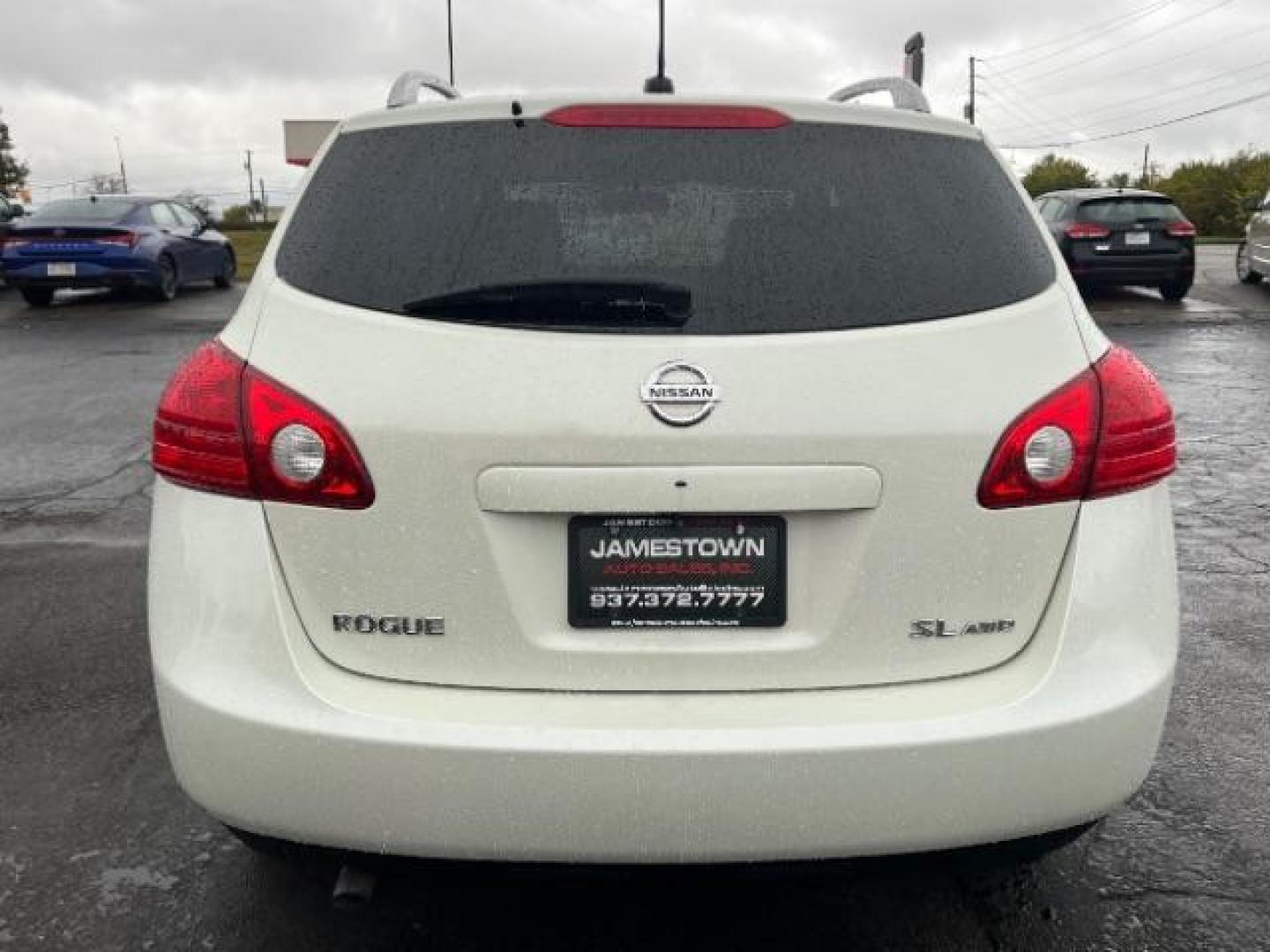 2010 Phantom White Pearl Nissan Rogue SL AWD (JN8AS5MV5AW) with an 2.5L L4 DOHC 16V engine, Continuously Variable Transmission transmission, located at 1865 W 2nd St., Xenia, OH, 45385, (937) 372-7777, 39.681259, -83.961945 - Photo#4