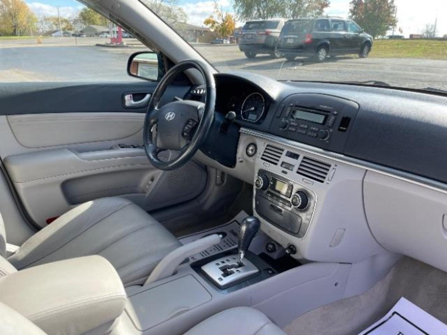 2006 Deepwater Blue Hyundai Sonata LX (5NPEU46F96H) with an 3.3L V6 DOHC 24V engine, 5-Speed Automatic transmission, located at 1865 W 2nd St., Xenia, OH, 45385, (937) 372-7777, 39.681259, -83.961945 - Photo#9