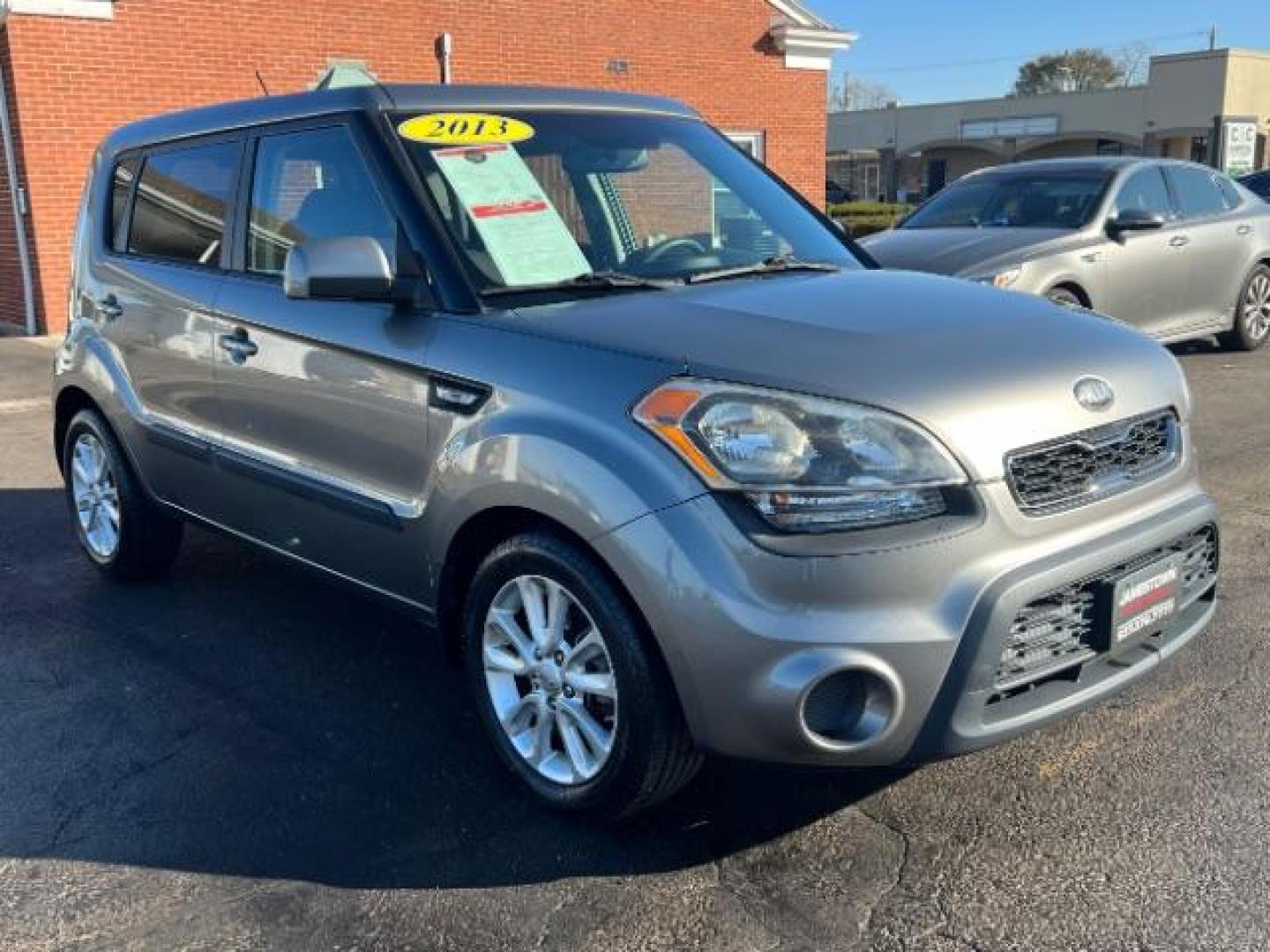 2013 Shadow Metallic Kia Soul Base (KNDJT2A55D7) with an 1.6L L4 DOHC 16V engine, 5-Speed Manual transmission, located at 1865 W 2nd St., Xenia, OH, 45385, (937) 372-7777, 39.681259, -83.961945 - Photo#0