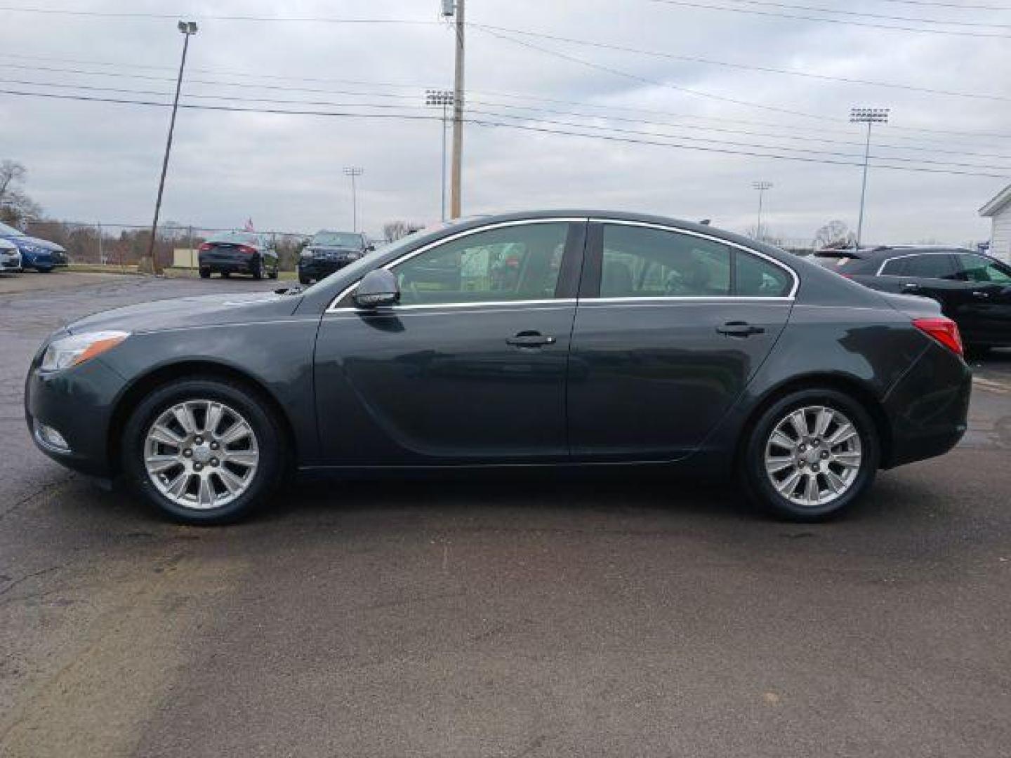 2013 Quicksilver Metallic Buick Regal Base (2G4GR5ER8D9) with an 2.4L L4 DOHC 16V engine, 6-Speed Automatic transmission, located at 1865 W 2nd St., Xenia, OH, 45385, (937) 372-7777, 39.681259, -83.961945 - Photo#3