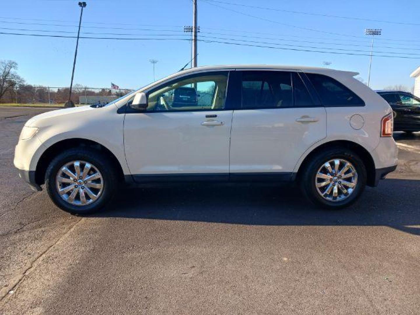 2007 White Ford Edge SEL Plus AWD (2FMDK49C27B) with an 3.5L V6 DOHC 24V engine, 6-Speed Automatic transmission, located at 1865 W 2nd St., Xenia, OH, 45385, (937) 372-7777, 39.681259, -83.961945 - Photo#3