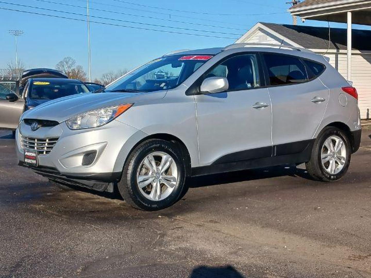 2011 Diamond Silver Metallic Hyundai Tucson GLS 2WD (KM8JU3ACXBU) with an 2.4L L4 DOHC 16V engine, 6-Speed Automatic transmission, located at 1865 W 2nd St., Xenia, OH, 45385, (937) 372-7777, 39.681259, -83.961945 - Photo#2