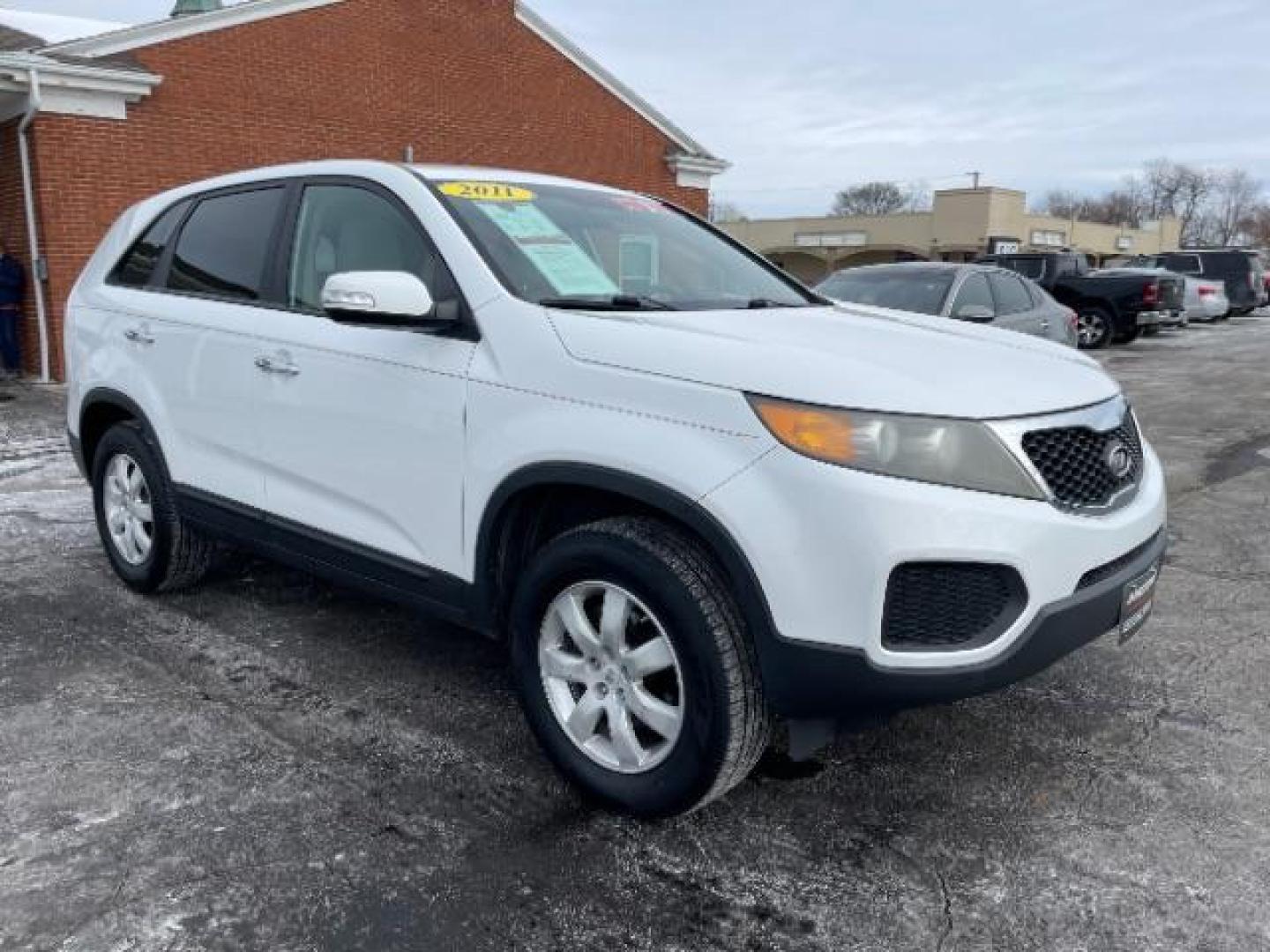 2011 Snow White Pearl Kia Sorento LX 2WD (5XYKT3A14BG) with an 2.4L L4 DOHC 16V engine, 6-Speed Automatic transmission, located at 1865 W 2nd St., Xenia, OH, 45385, (937) 372-7777, 39.681259, -83.961945 - Photo#0