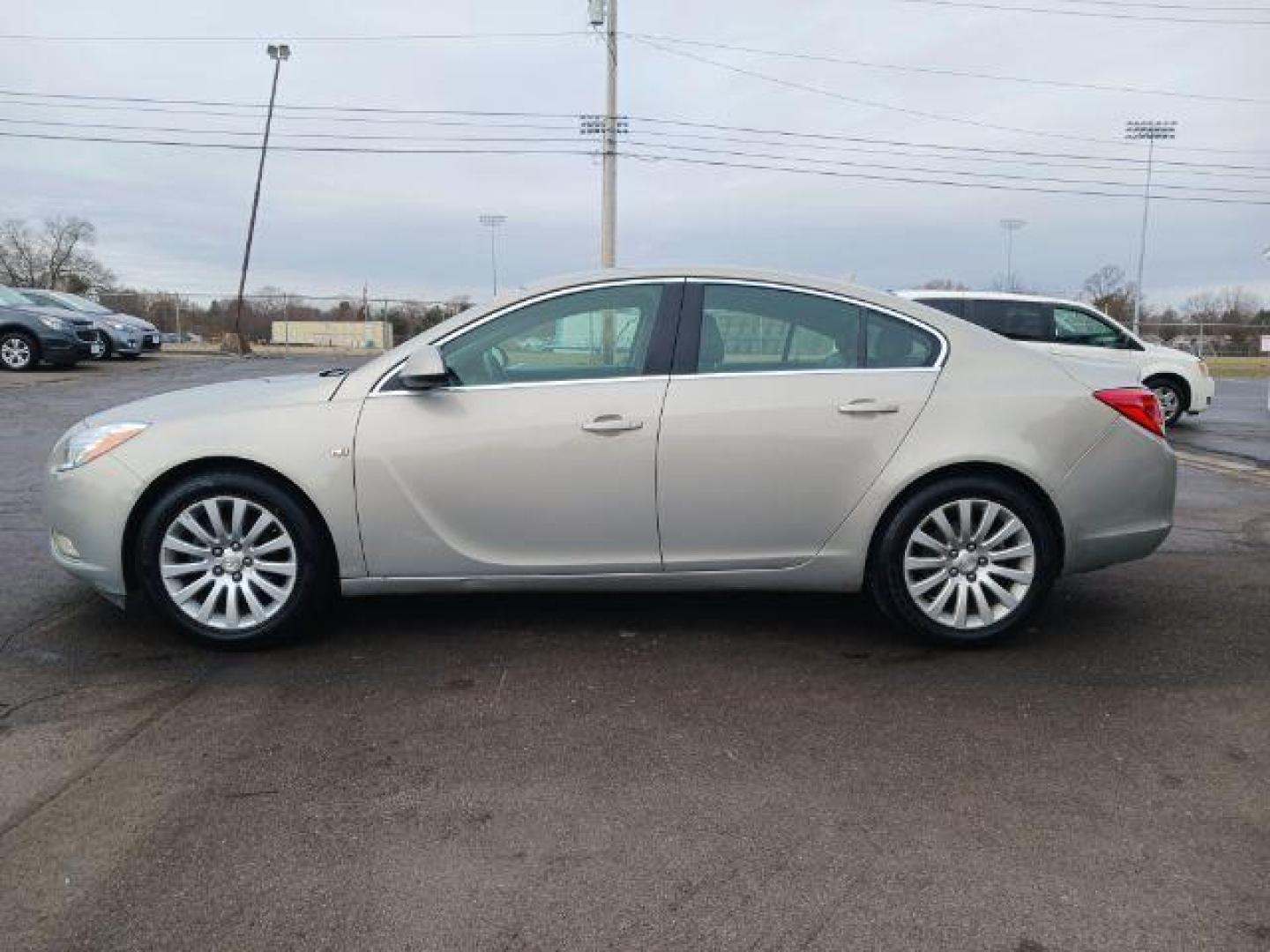 2011 Espresso Bronze Metallic Buick Regal CXL - 1XL (W04GN5EC5B1) with an 2.4L L4 DOHC 16V engine, 6-Speed Automatic transmission, located at 1865 W 2nd St., Xenia, OH, 45385, (937) 372-7777, 39.681259, -83.961945 - Photo#3