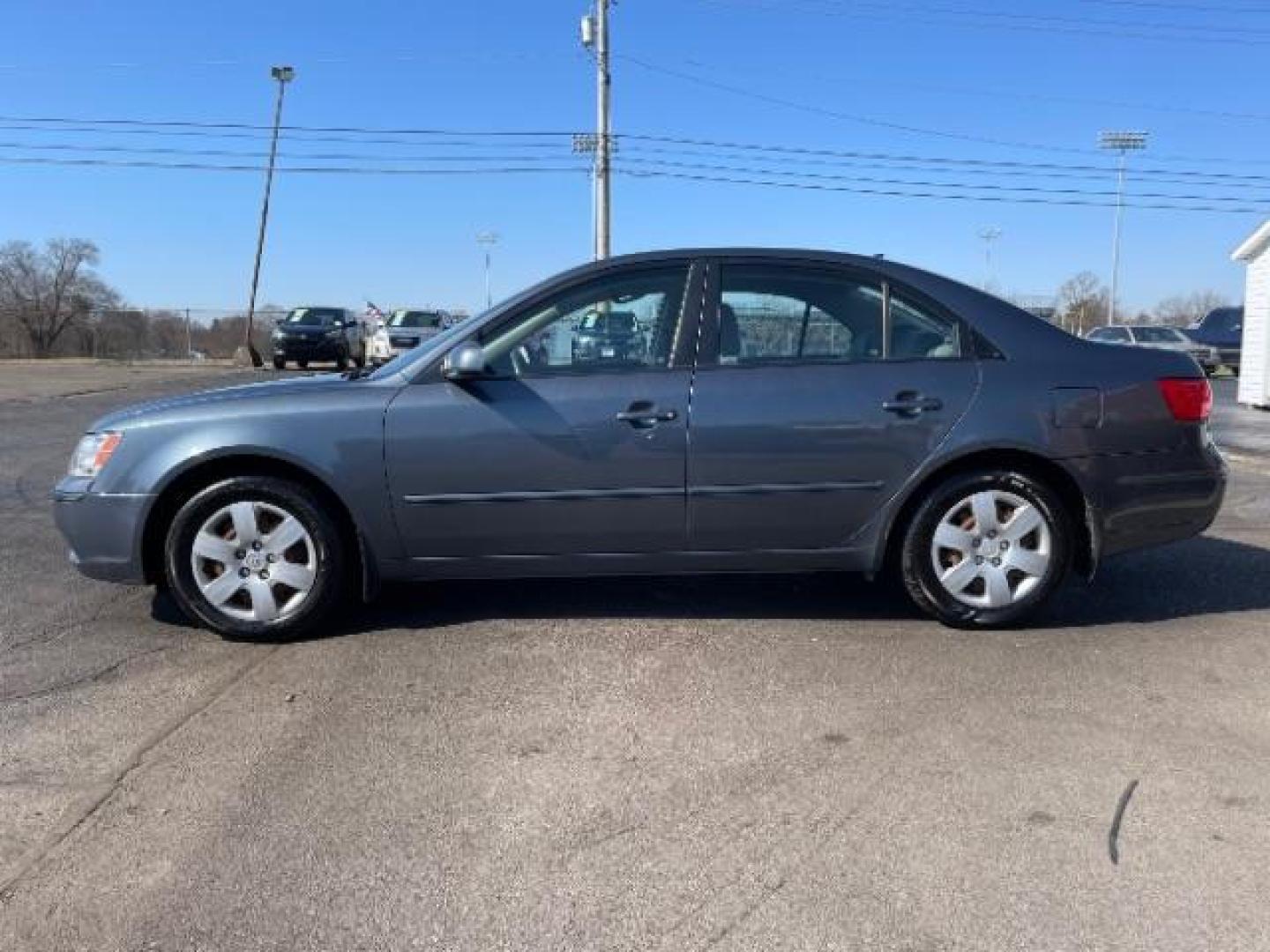 2010 Slate Blue Hyundai Sonata GLS (5NPET4AC3AH) with an 2.4L L4 DOHC 16V engine, located at 1865 W 2nd St., Xenia, OH, 45385, (937) 372-7777, 39.681259, -83.961945 - Photo#2