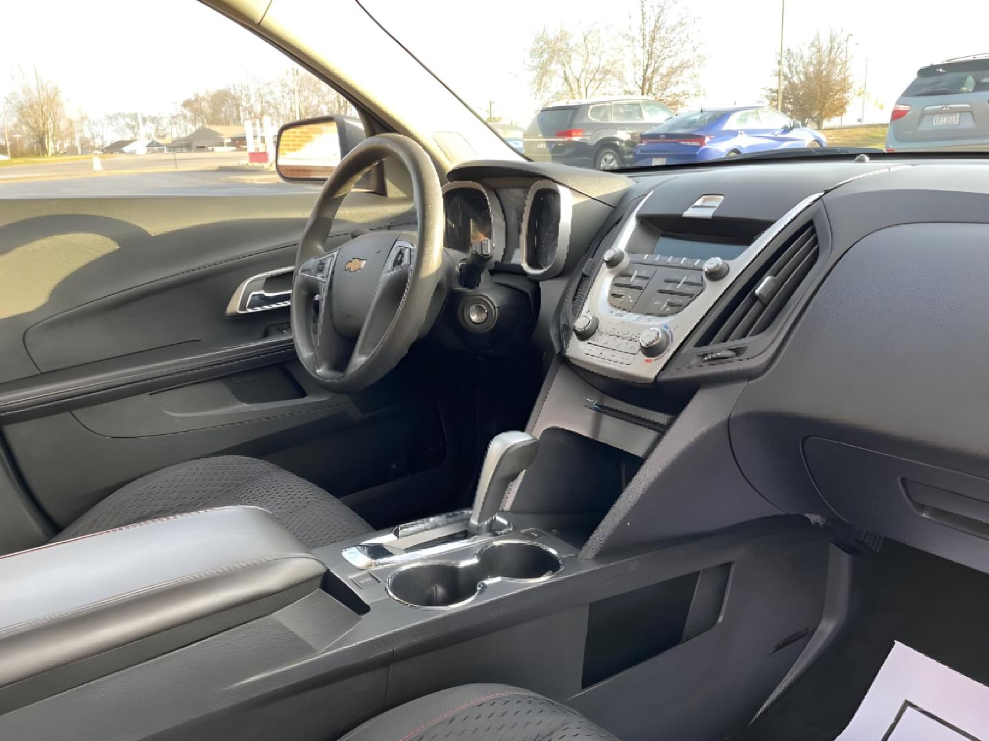 2015 Chevrolet Equinox LS 2WD (2GNALAEK4F1) with an 2.4L L4 DOHC 16V FFV engine, 6-Speed Automatic transmission, located at 1865 W 2nd St., Xenia, OH, 45385, (937) 372-7777, 39.681259, -83.961945 - 2015 Chevrolet Equinox LS 2WD - Photo#21