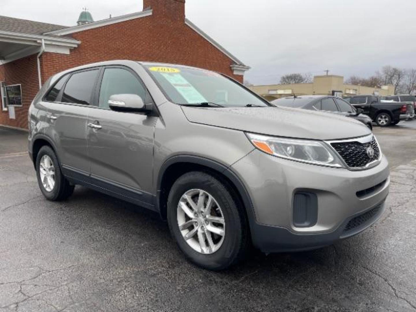 2015 Satin Metal Kia Sorento LX 2WD (5XYKT3A68FG) with an 2.4L L4 DOHC 16V engine, 6-Speed Automatic transmission, located at 1865 W 2nd St., Xenia, OH, 45385, (937) 372-7777, 39.681259, -83.961945 - Photo#0